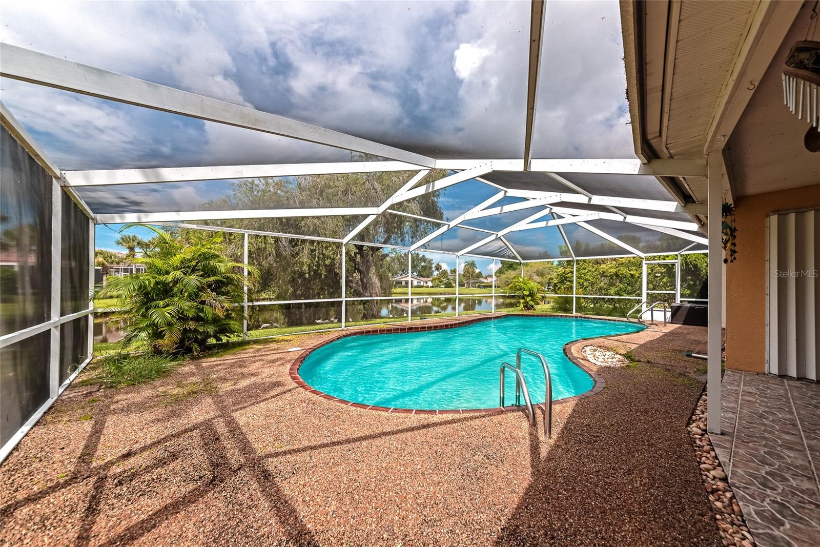 A4662198 Property Photo
