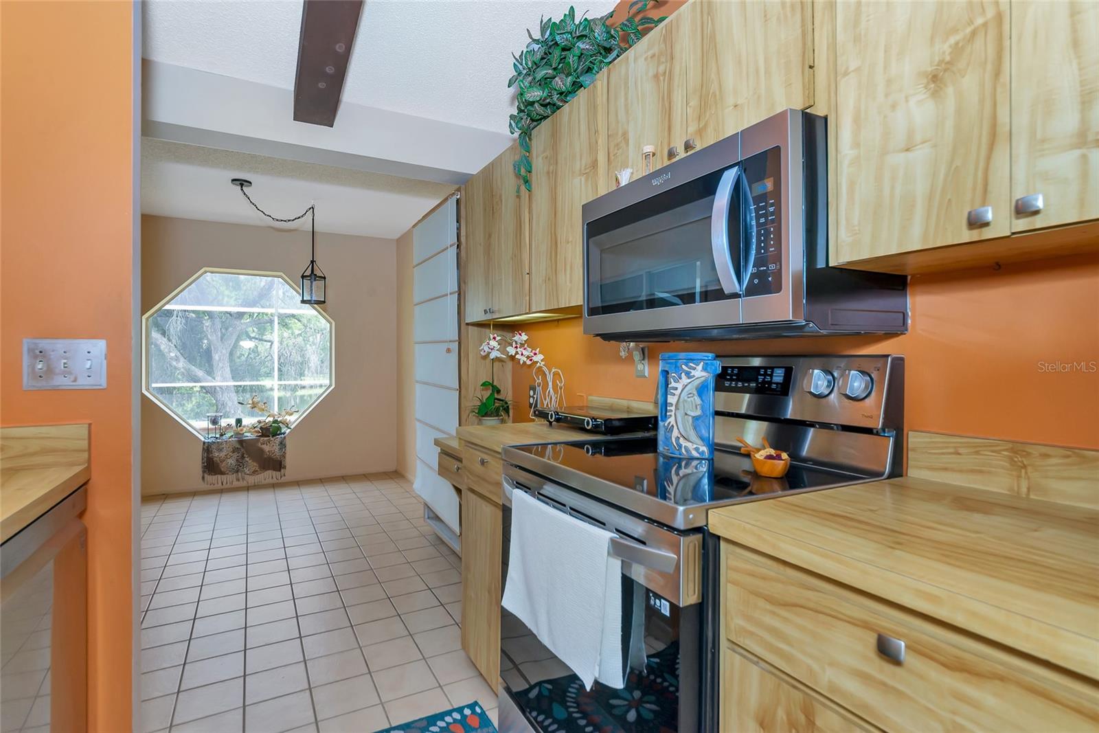 A4662198 Property Photo
