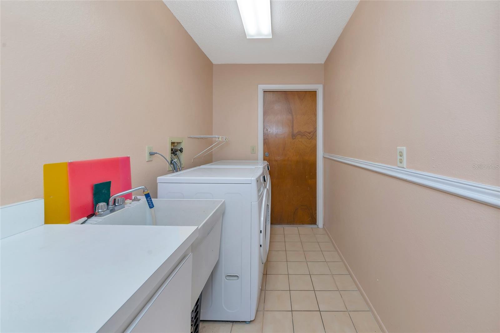 A4662198 Property Photo