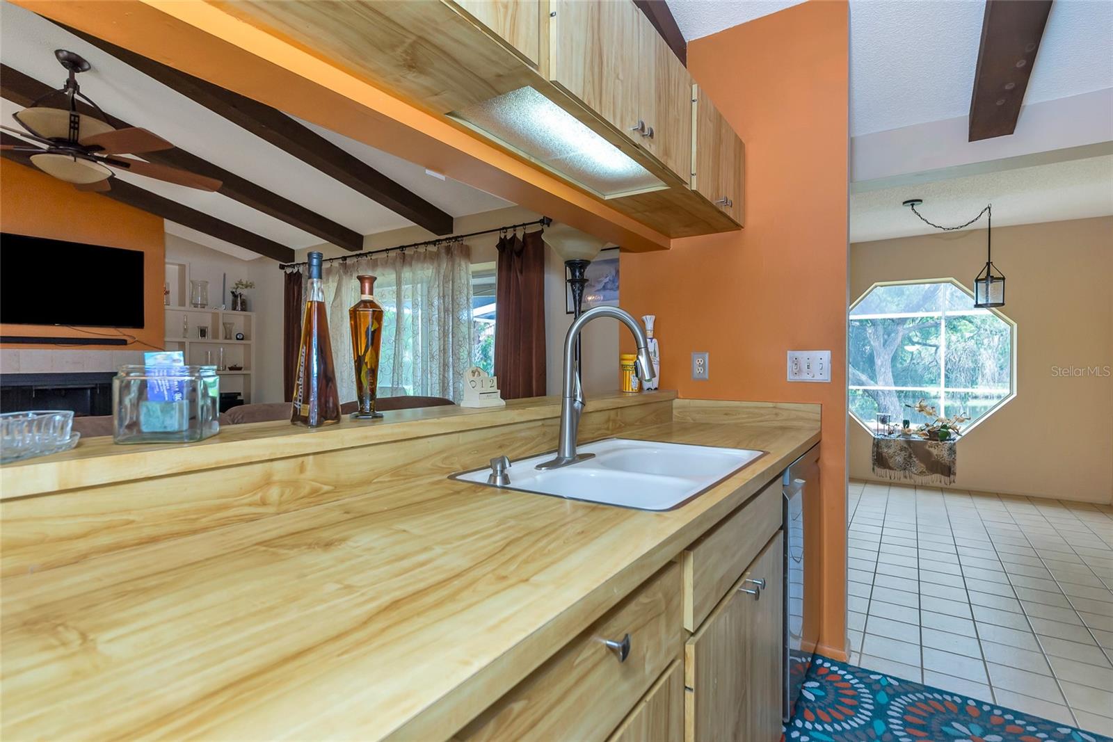 A4662198 Property Photo