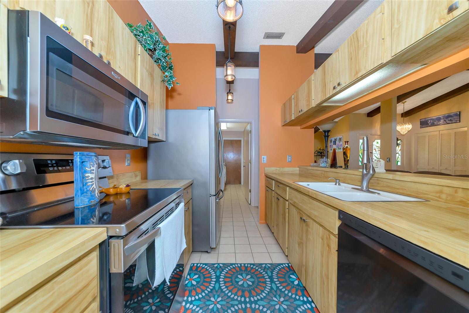 A4662198 Property Photo