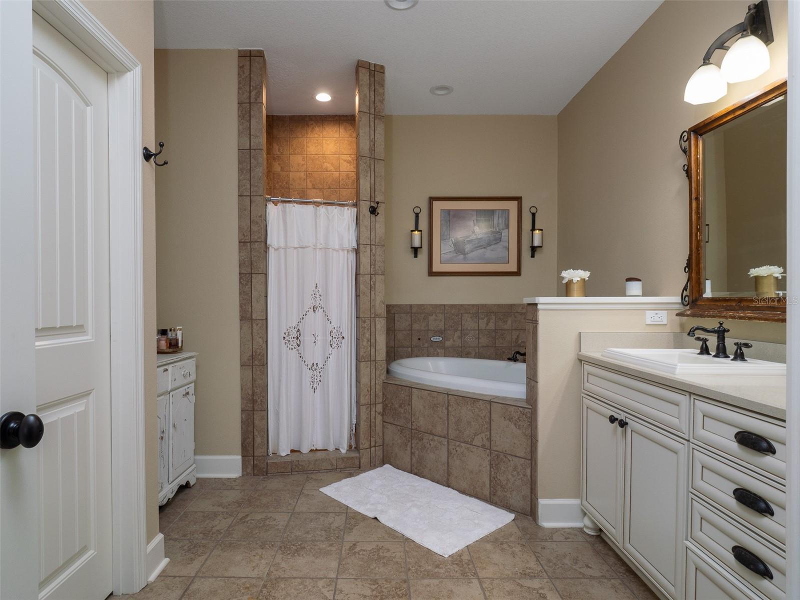 OM707707 Property Photo