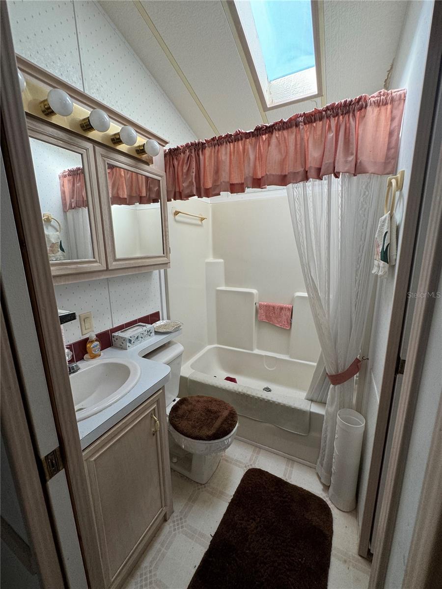 TB8418033 Property Photo