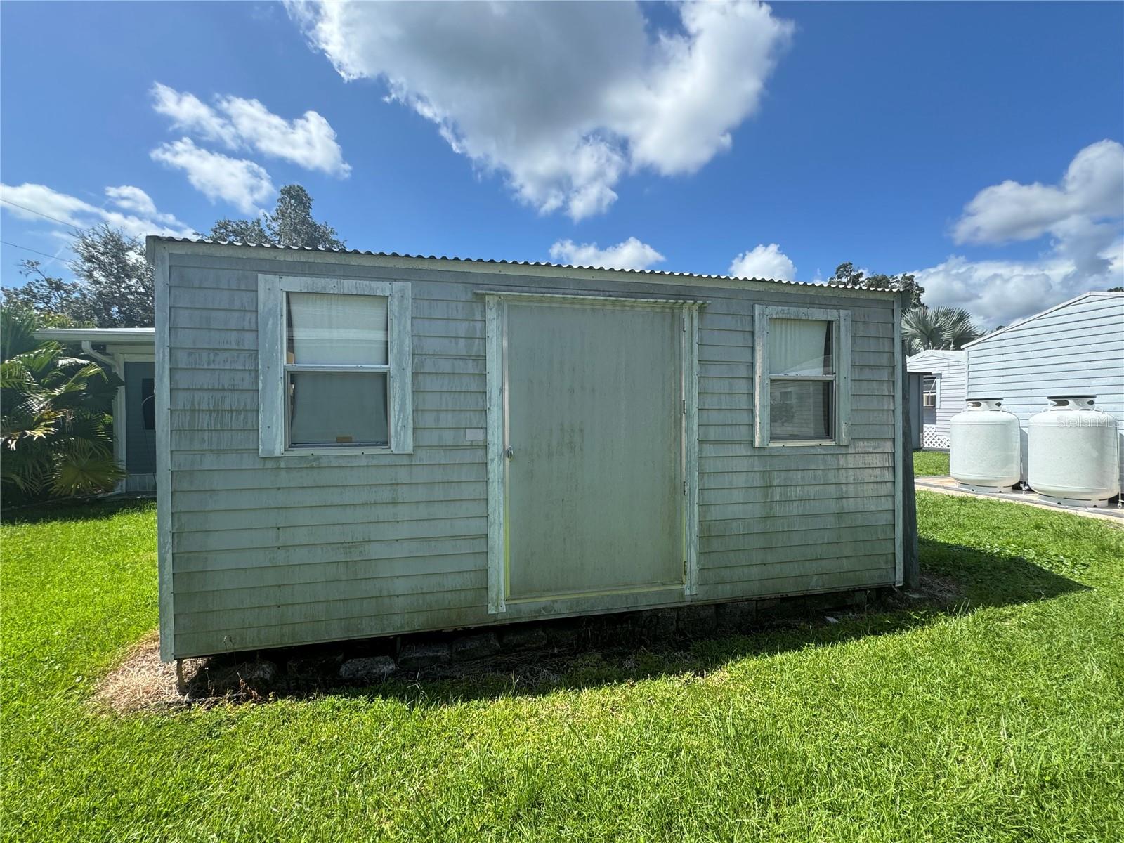 TB8418033 Property Photo