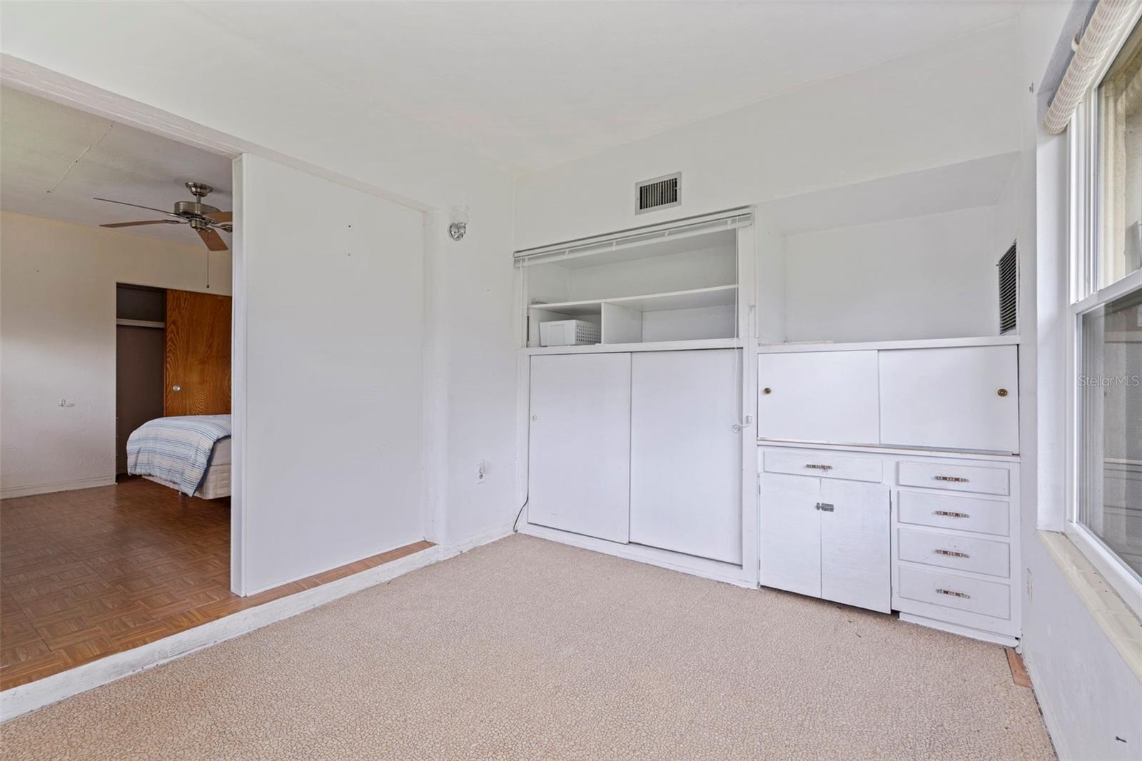 TB8418036 Property Photo