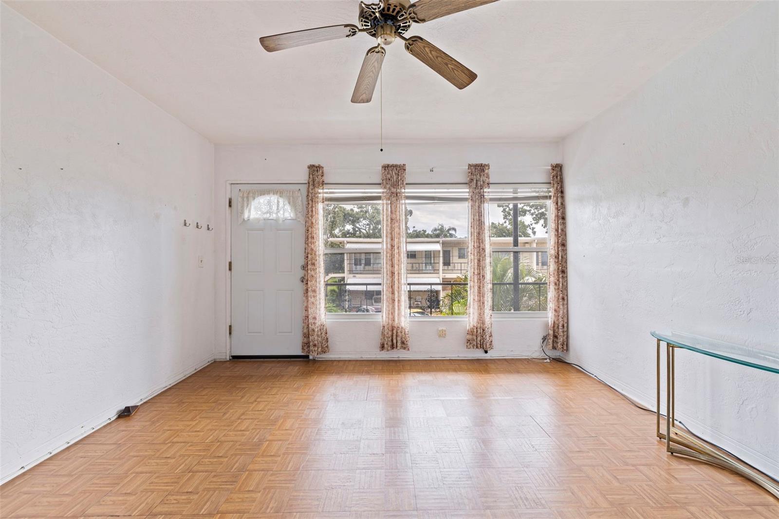 TB8418036 Property Photo