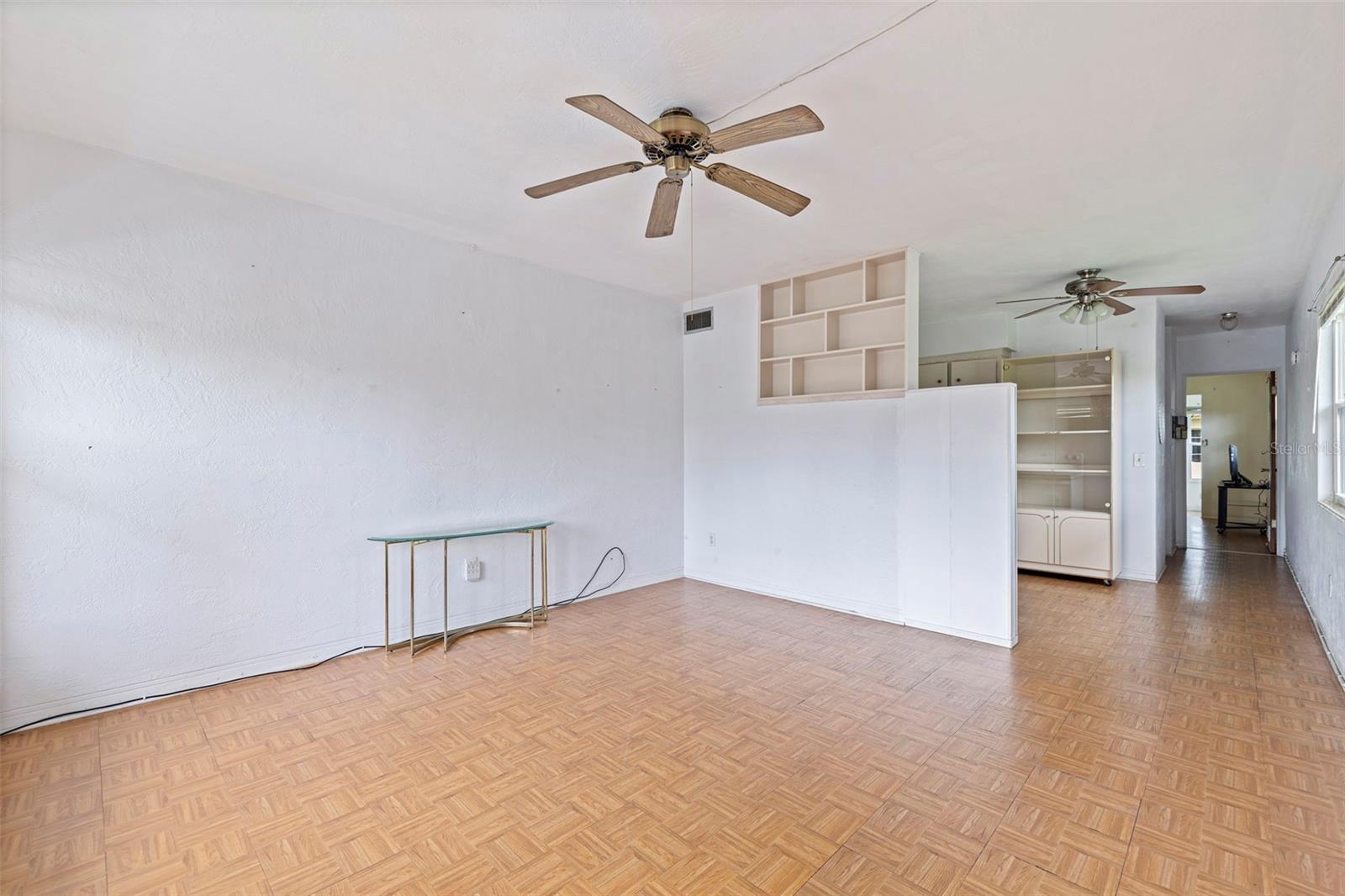 TB8418036 Property Photo