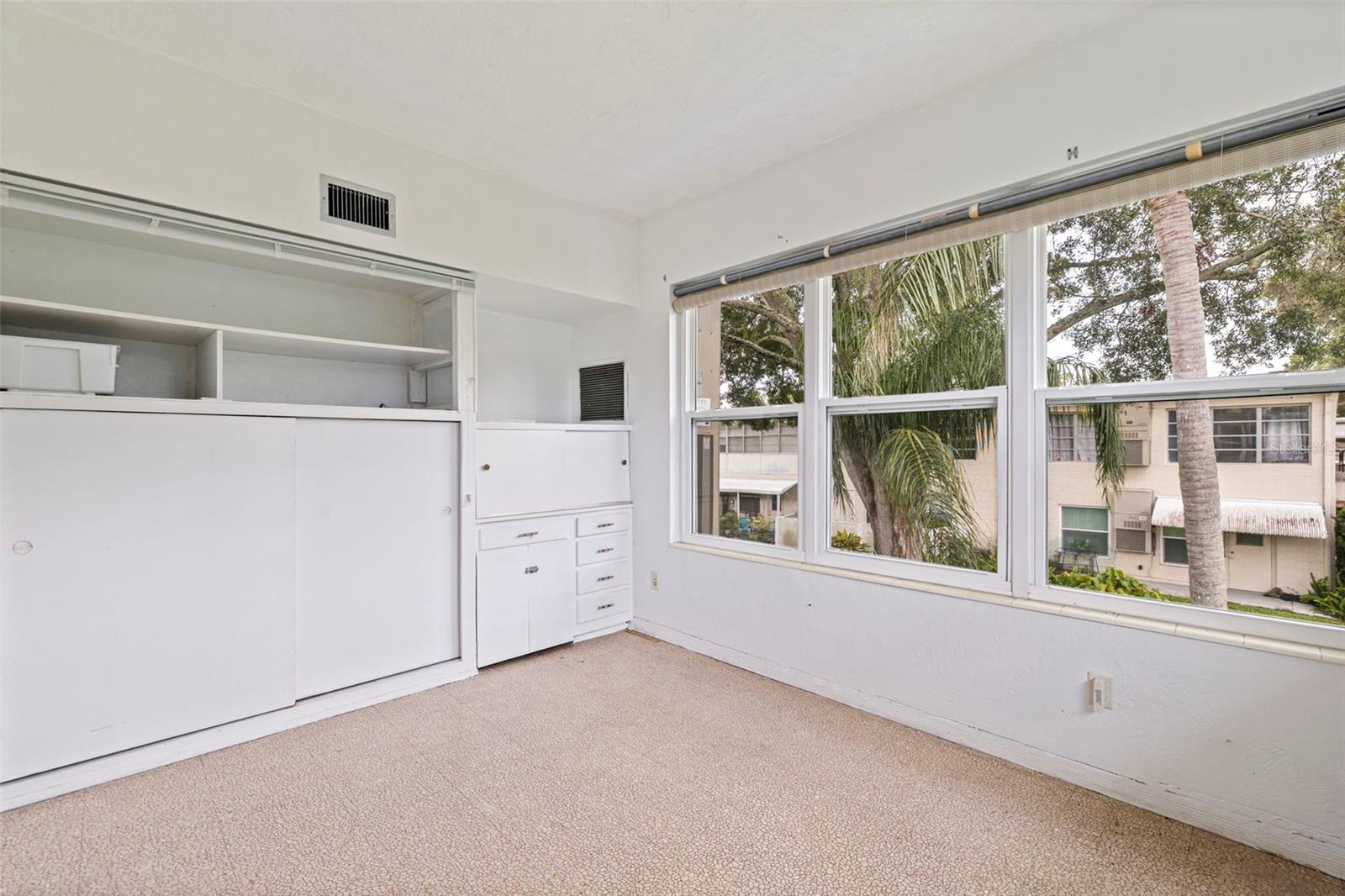 TB8418036 Property Photo