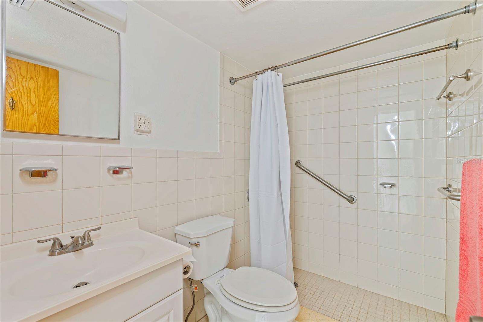 TB8418036 Property Photo