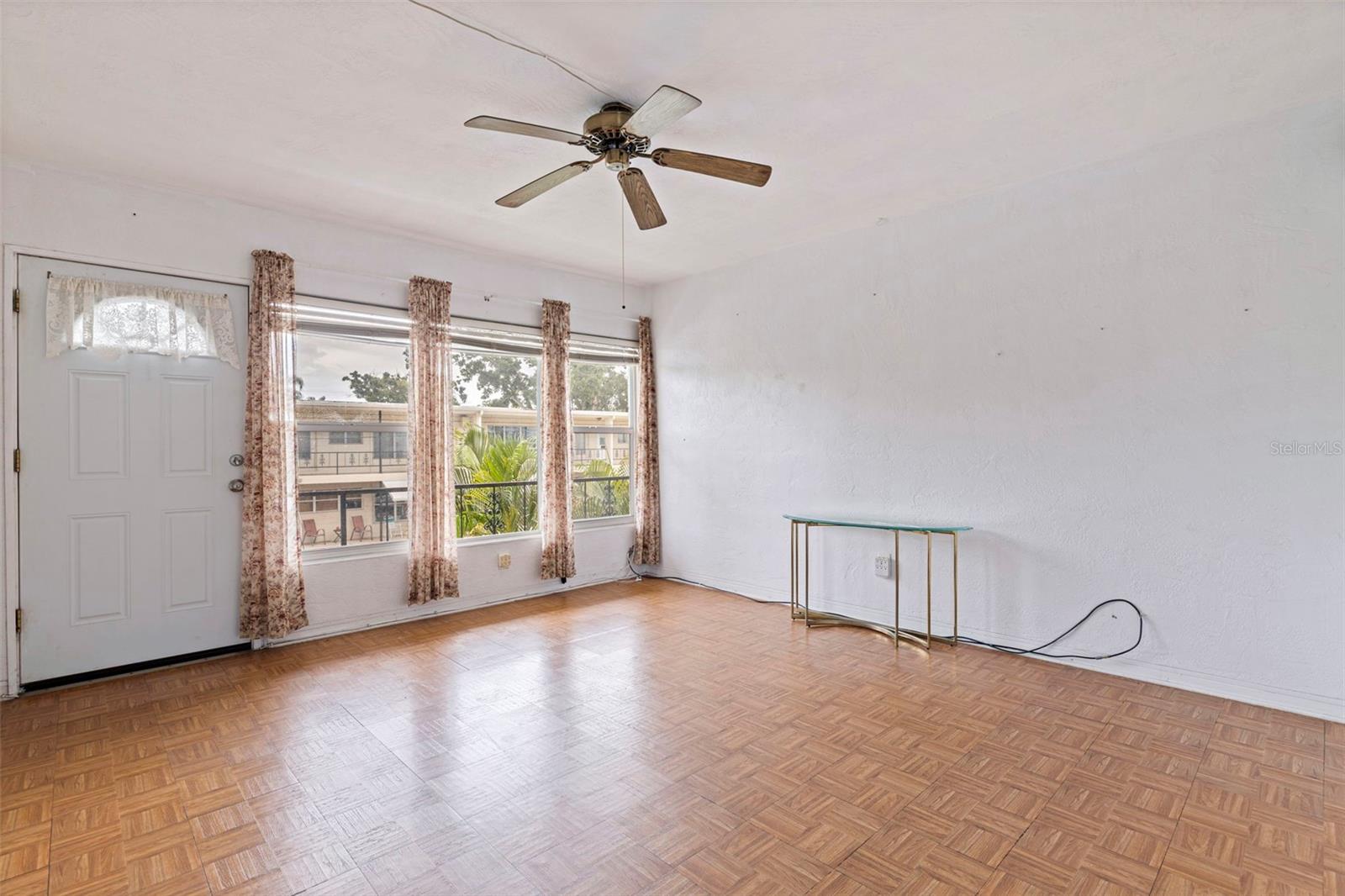 TB8418036 Property Photo