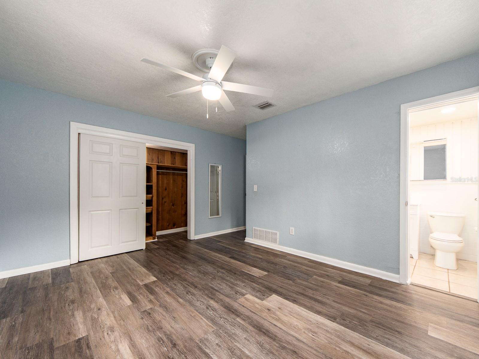 1549 LINWOOD DR, CLEARWATER, FL, 33755