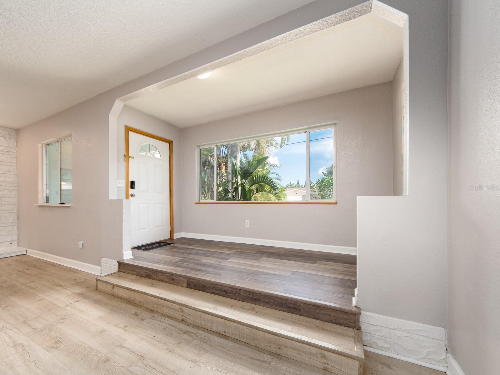 1549 LINWOOD DR, CLEARWATER, FL, 33755