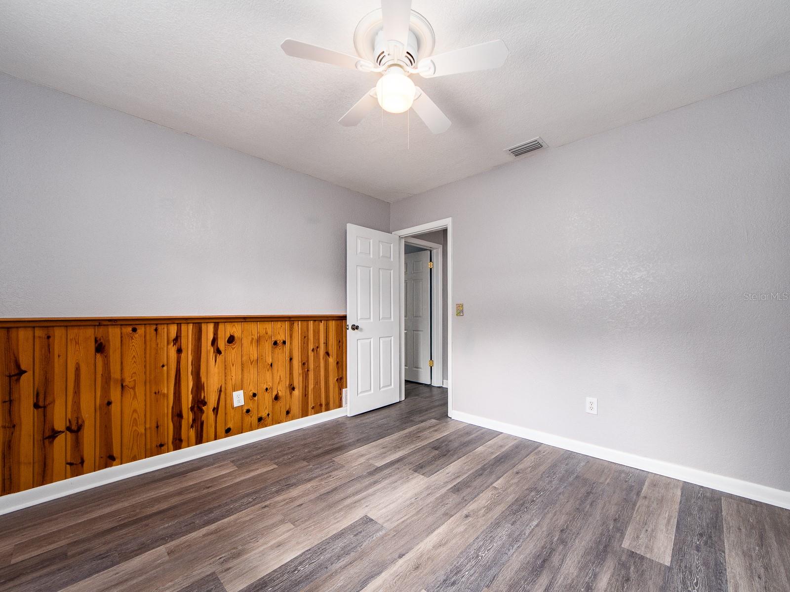 1549 LINWOOD DR, CLEARWATER, FL, 33755