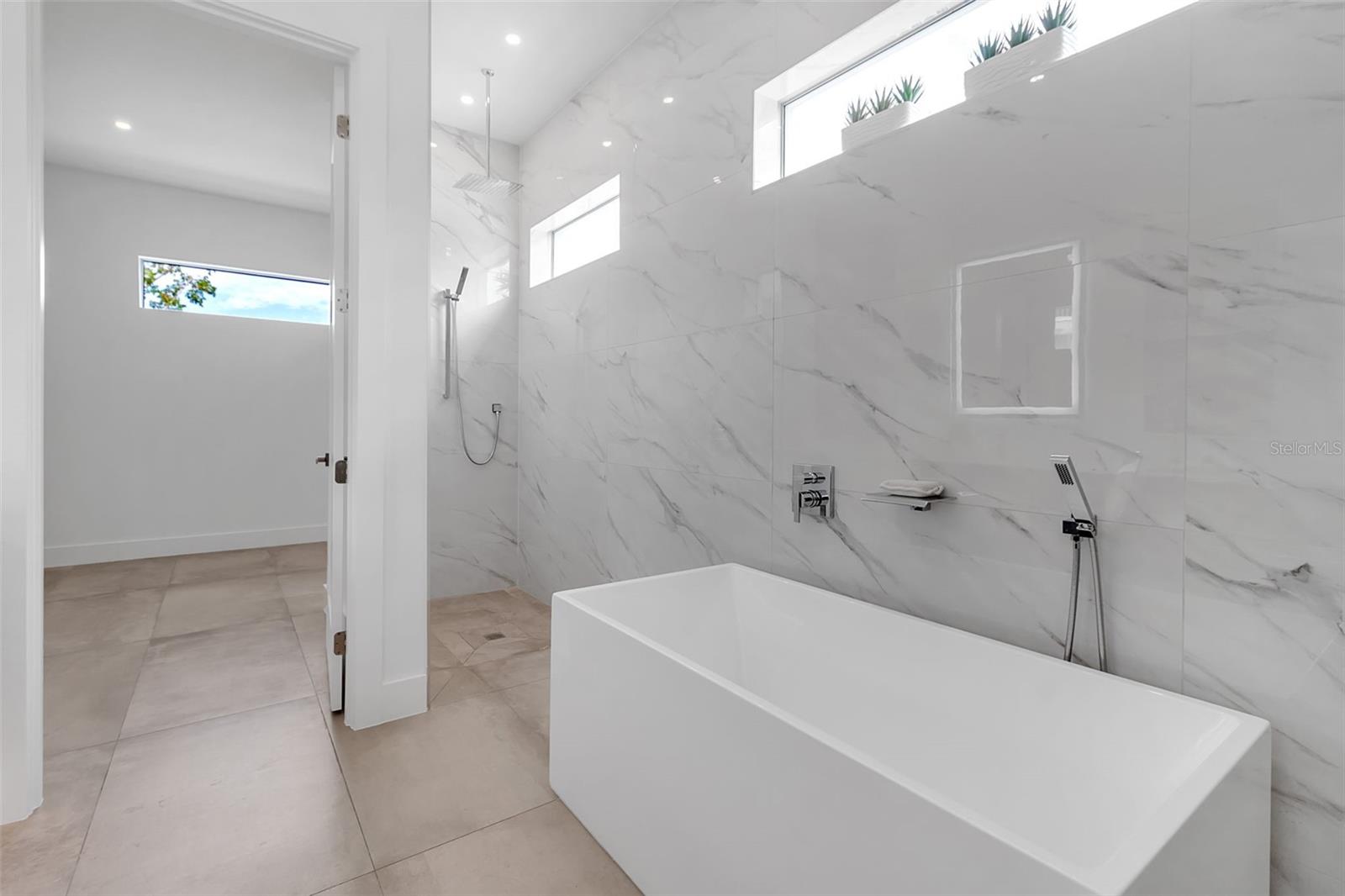 A4662213 Property Photo