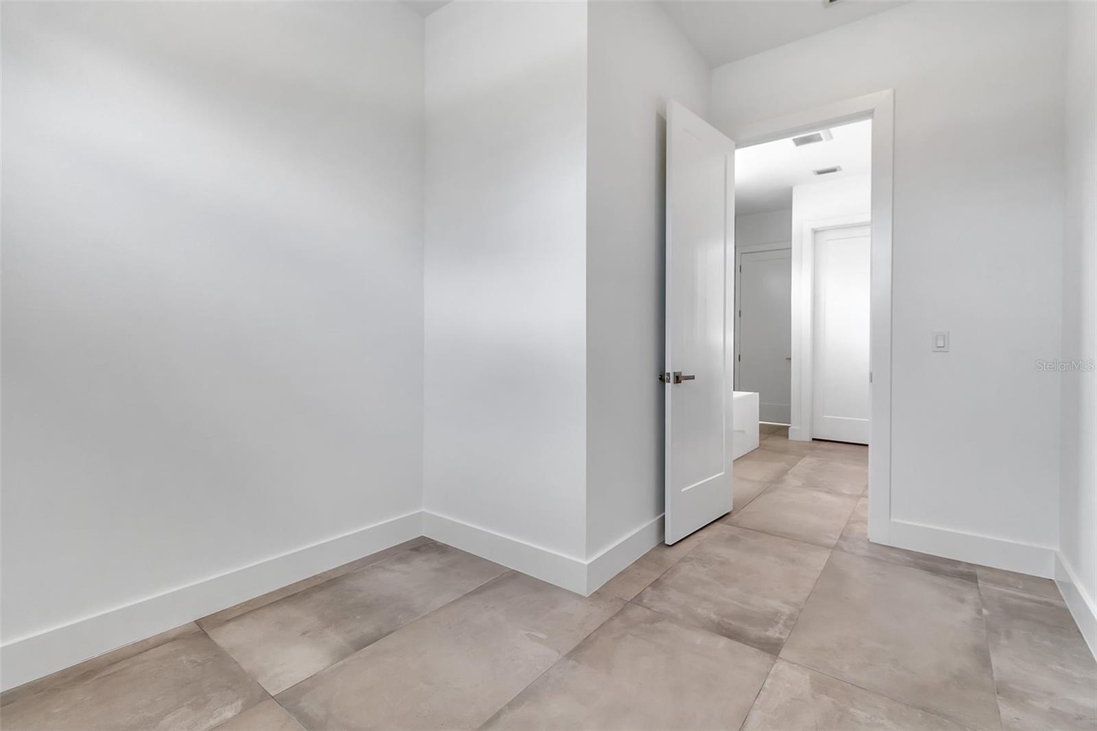 A4662213 Property Photo