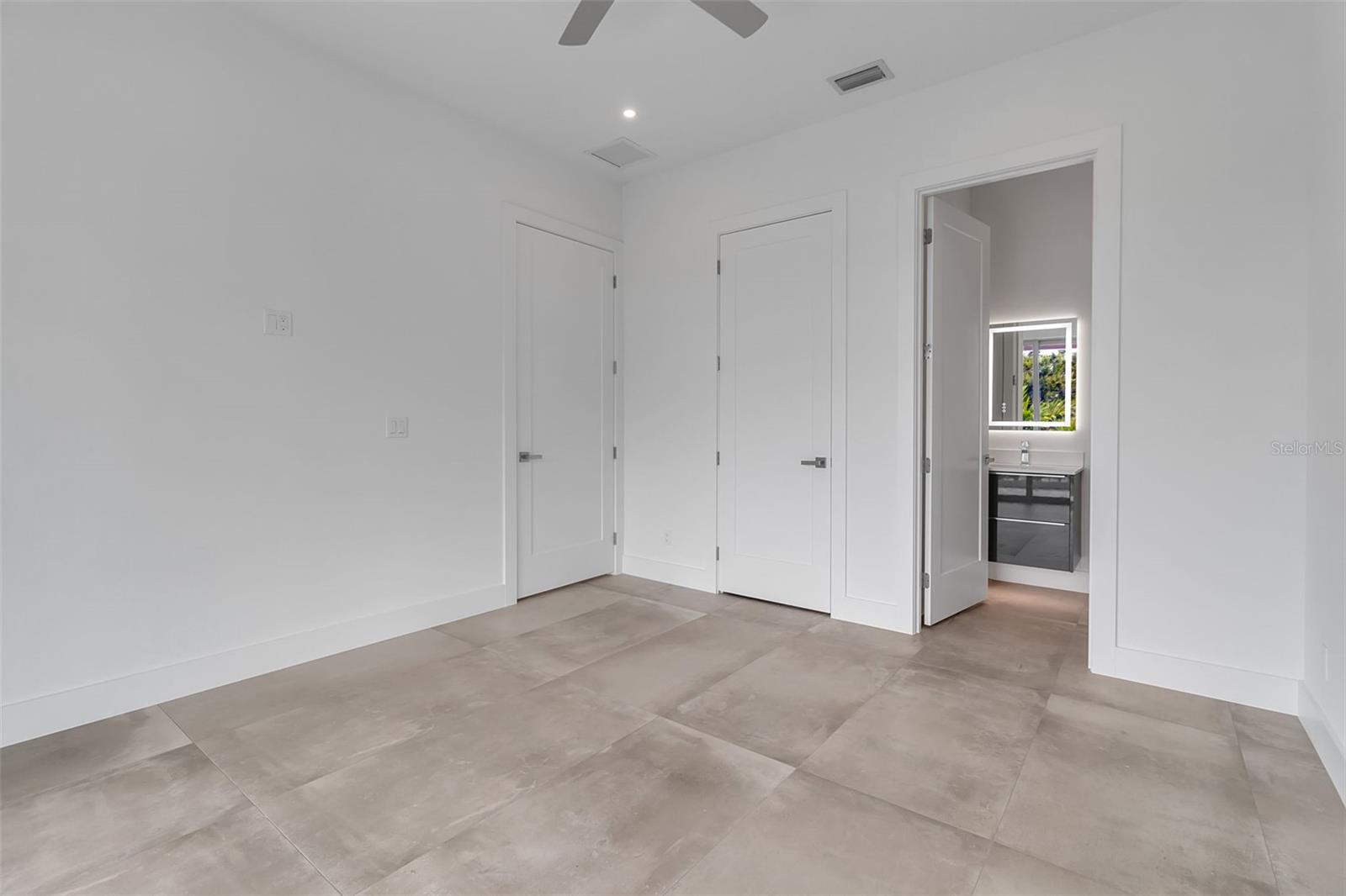 A4662213 Property Photo