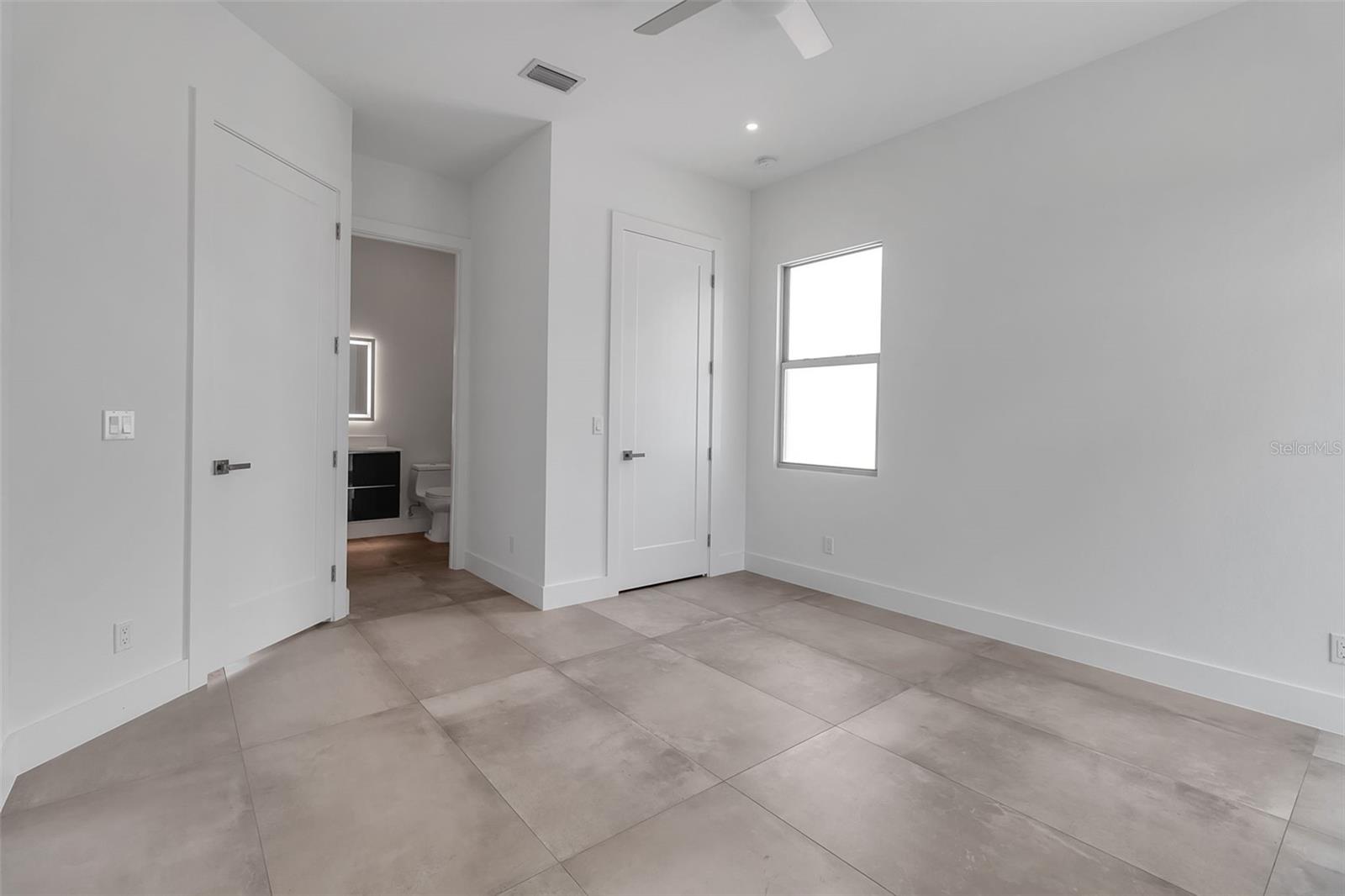 A4662213 Property Photo