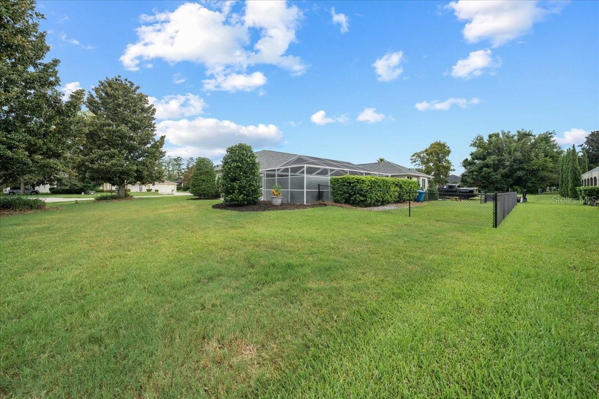 Spacious fenced yard