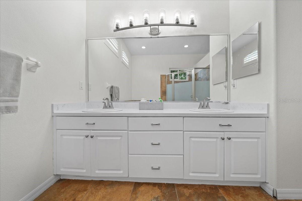 Double vanity in primary bath