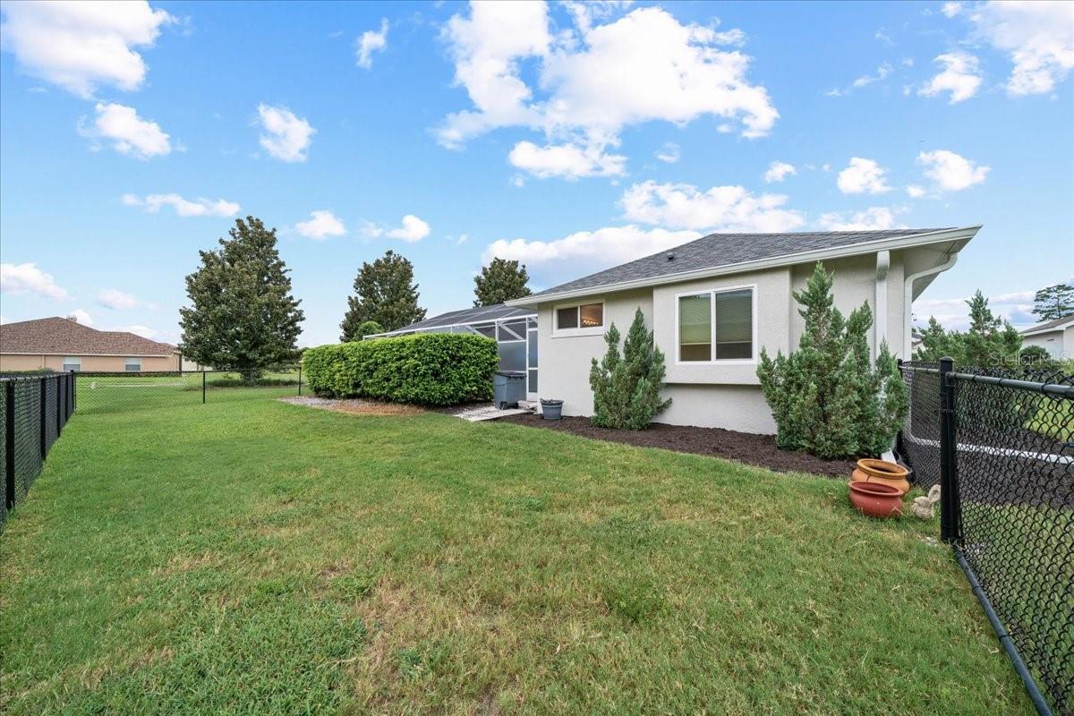 Spacious fenced yard