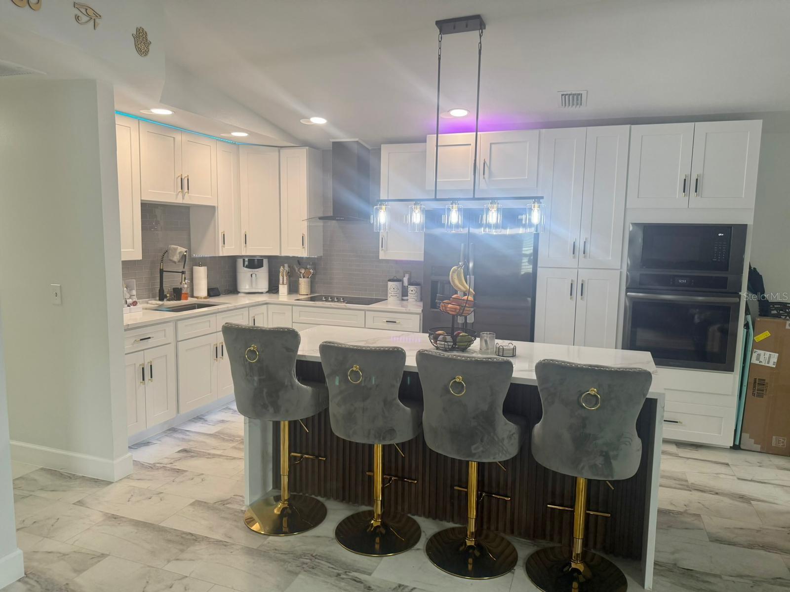 9411 N ROME CIR #1/2, TAMPA, FL, 33612