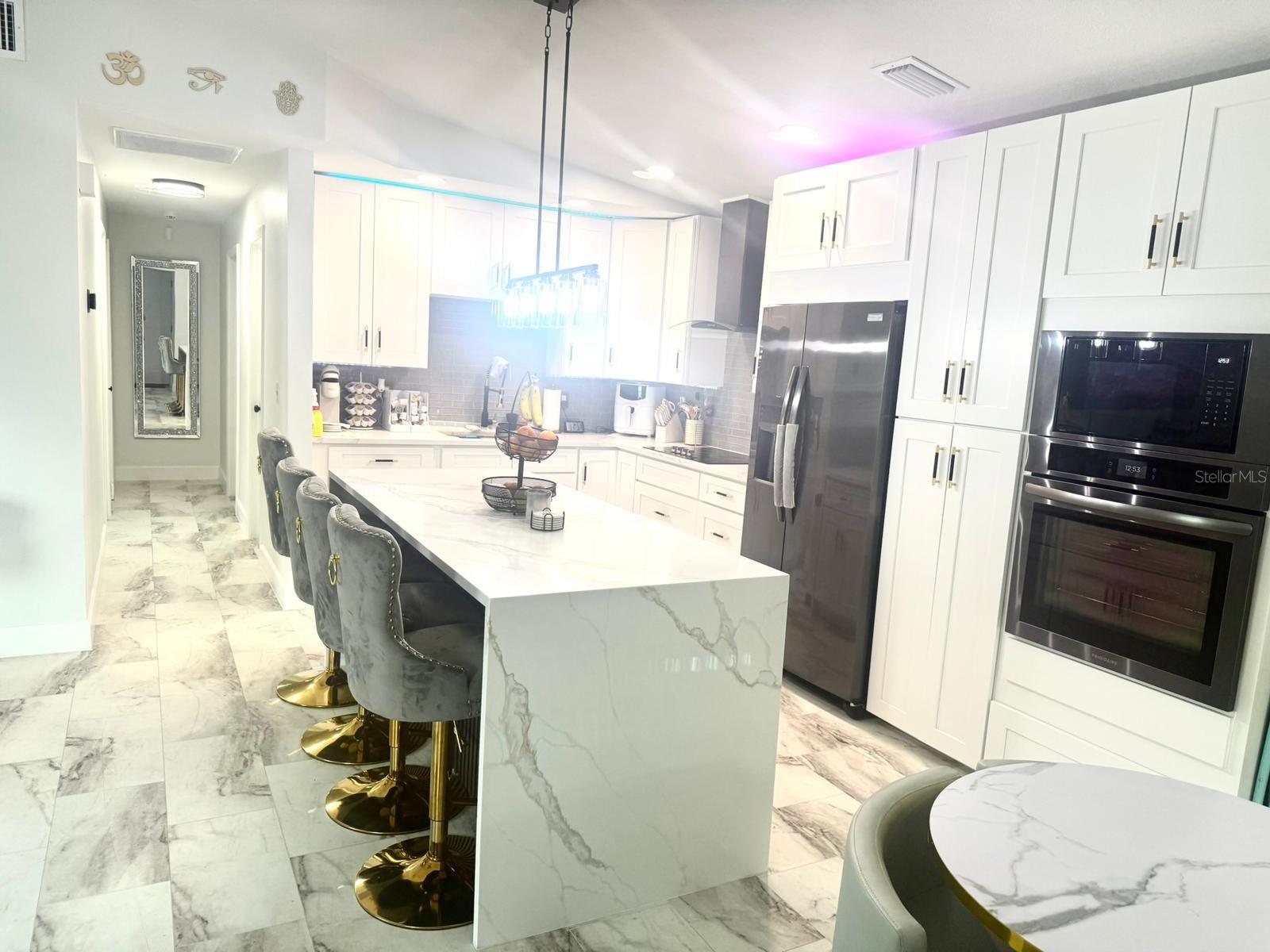 9411 N ROME CIR #1/2, TAMPA, FL, 33612