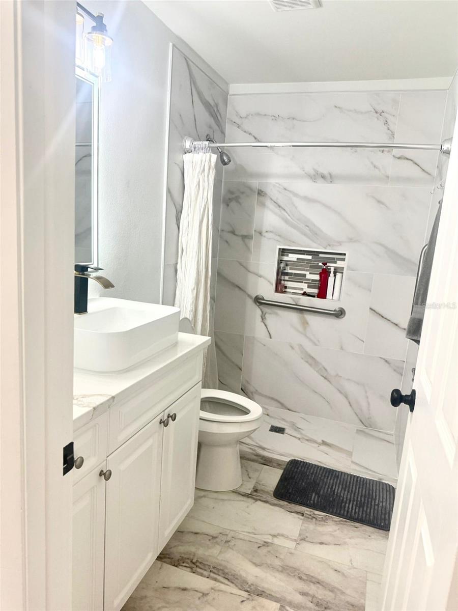 9411 N ROME CIR #1/2, TAMPA, FL, 33612