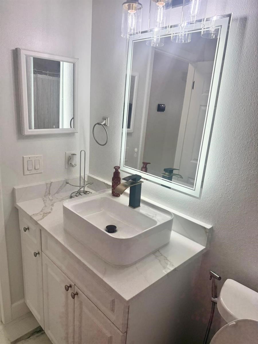 9411 N ROME CIR #1/2, TAMPA, FL, 33612