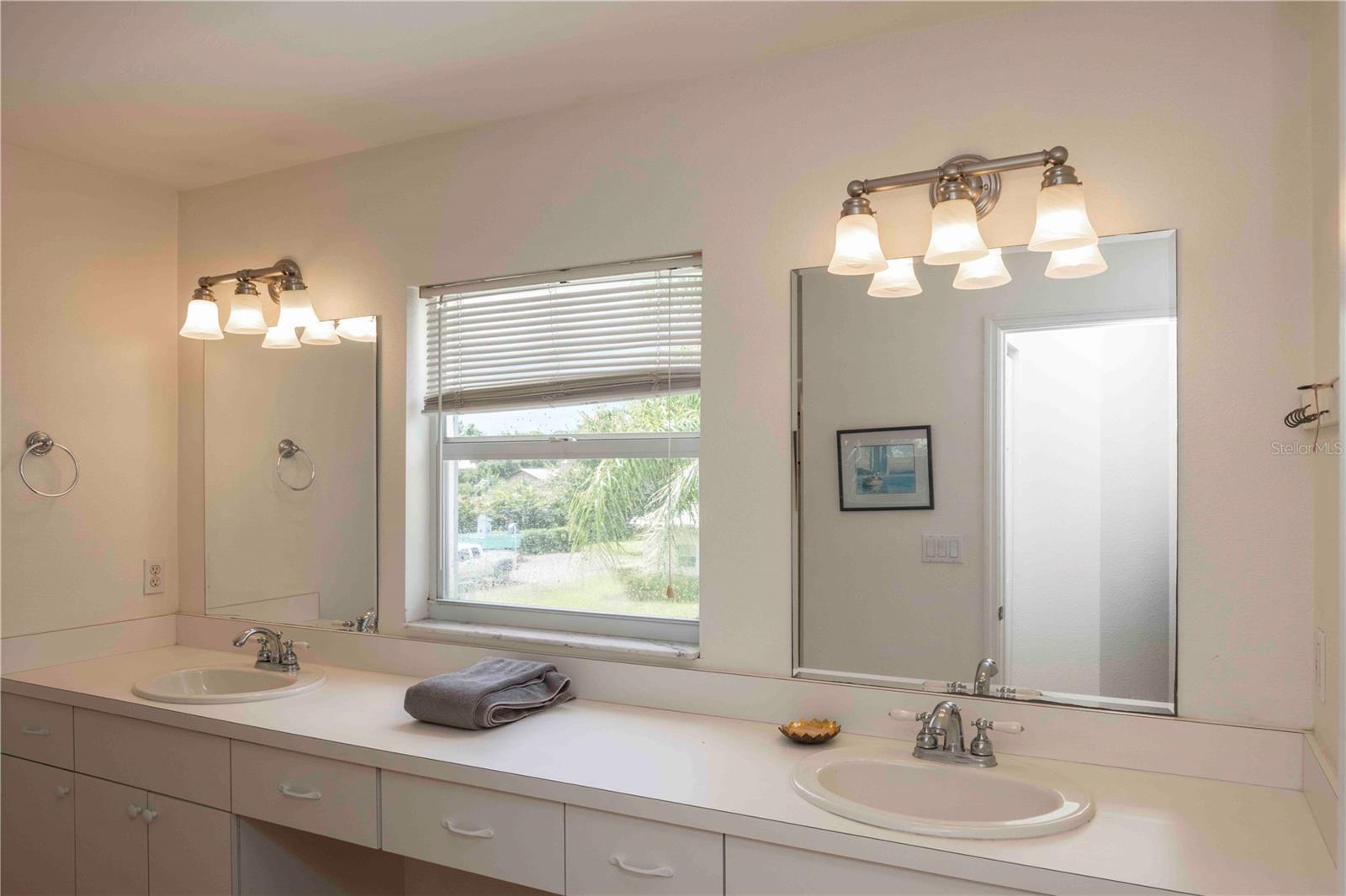 A4662238 Property Photo