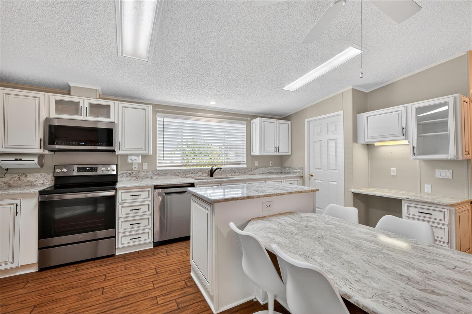 3024 MANATEE RD, TAVARES, FL, 32778