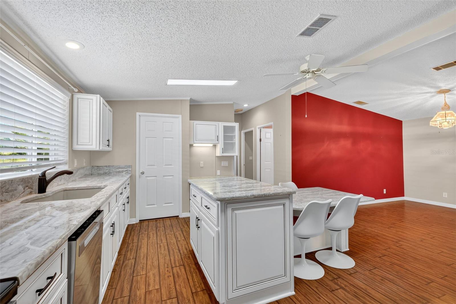 3024 MANATEE RD, TAVARES, FL, 32778