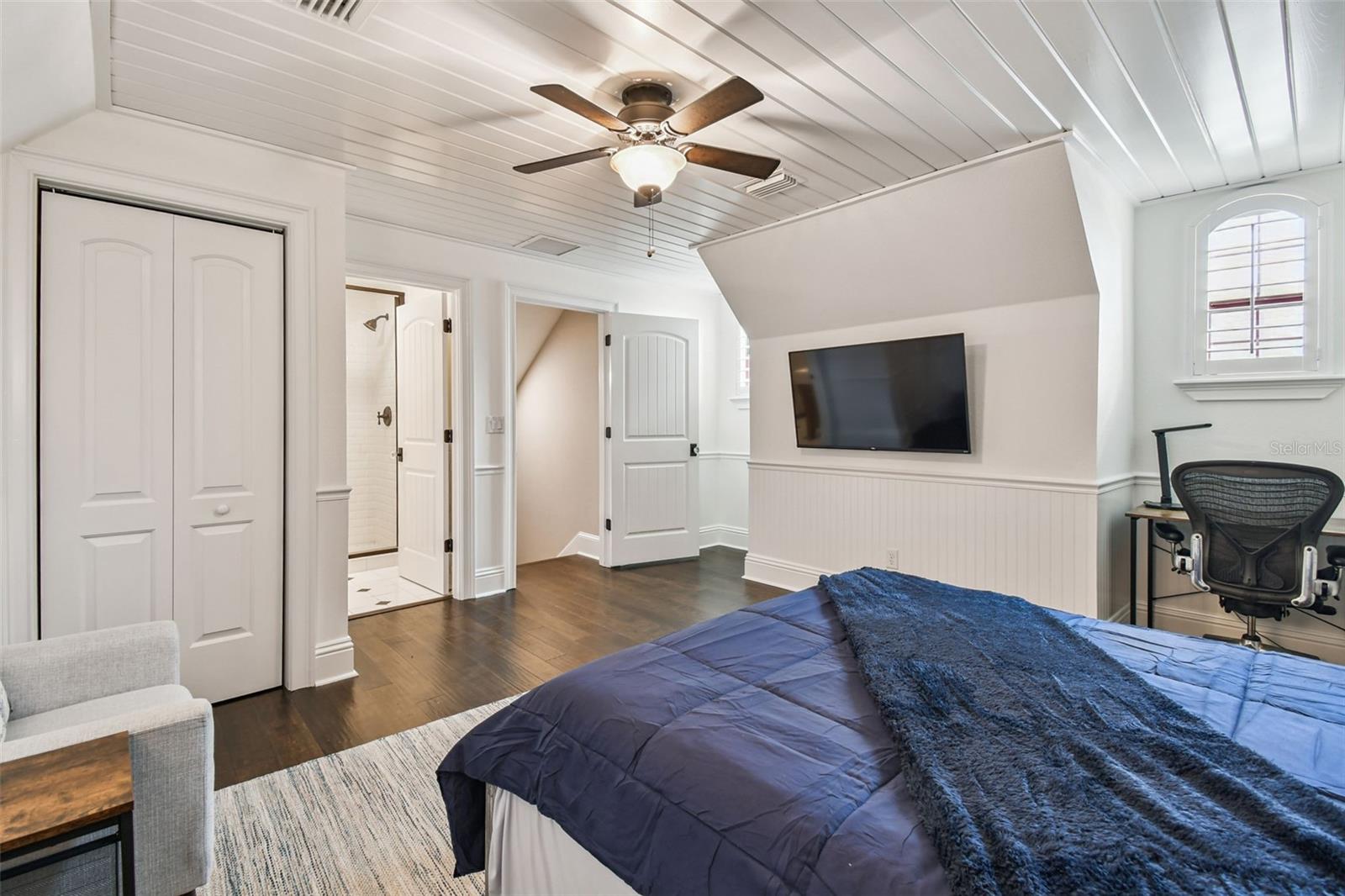 TB8418141 Property Photo