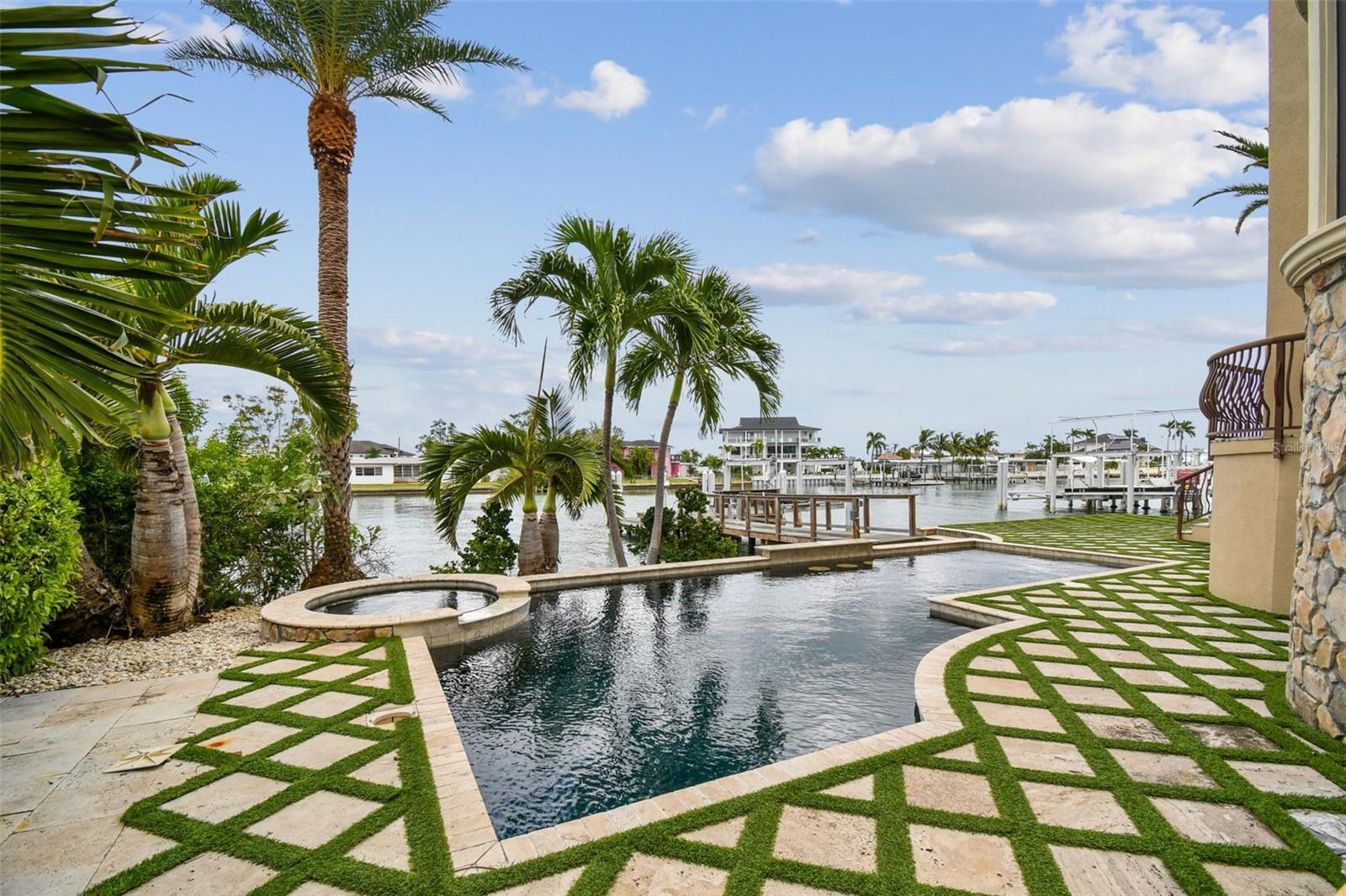 TB8418141 Property Photo