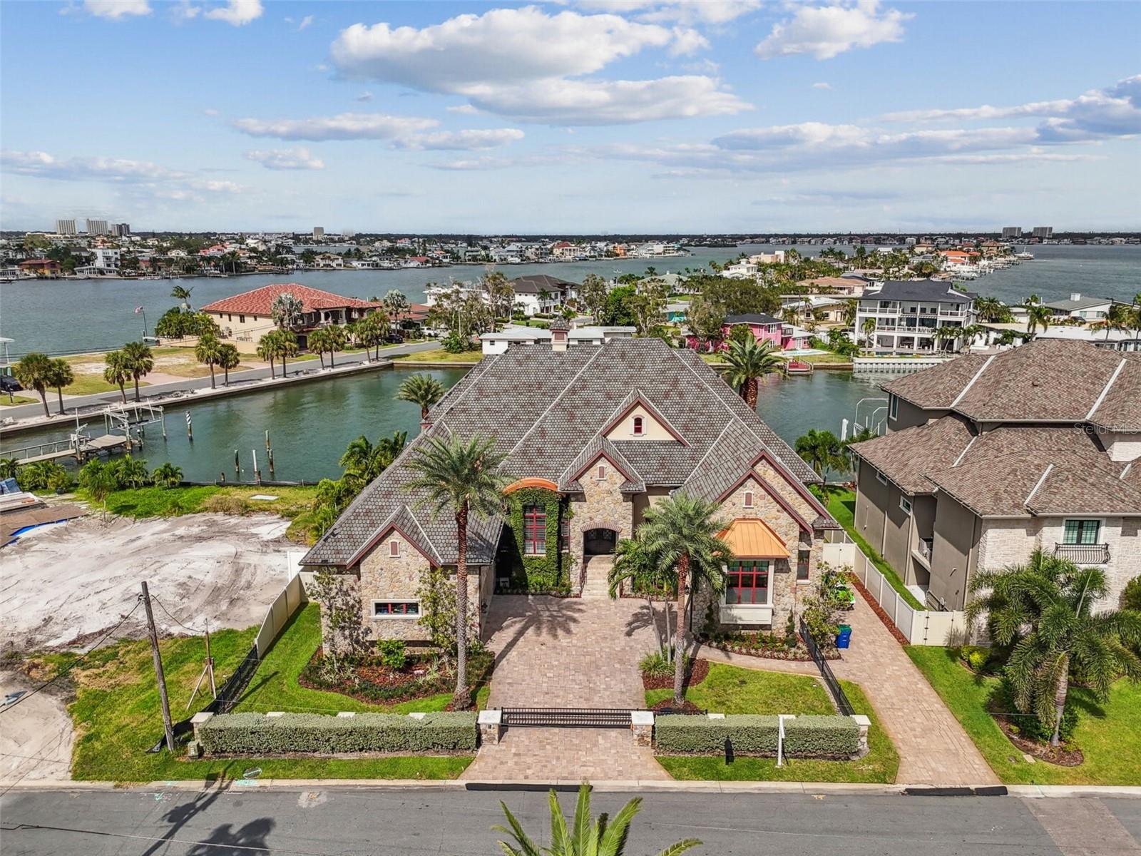 TB8418141 Property Photo