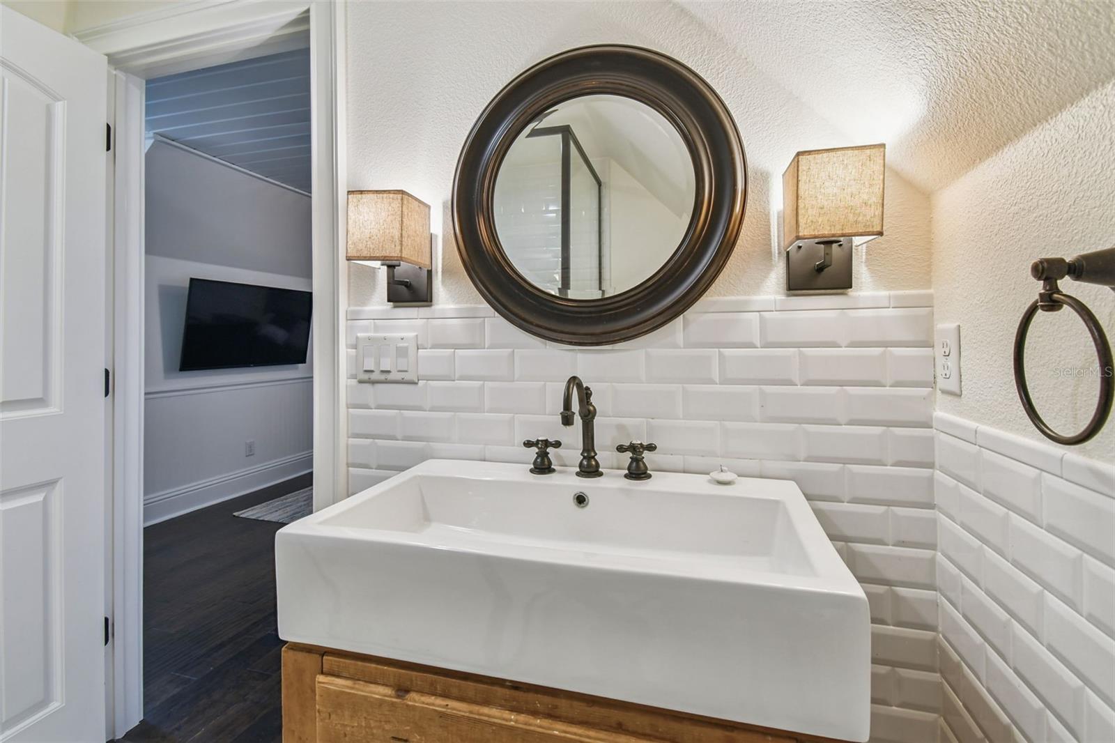 TB8418141 Property Photo