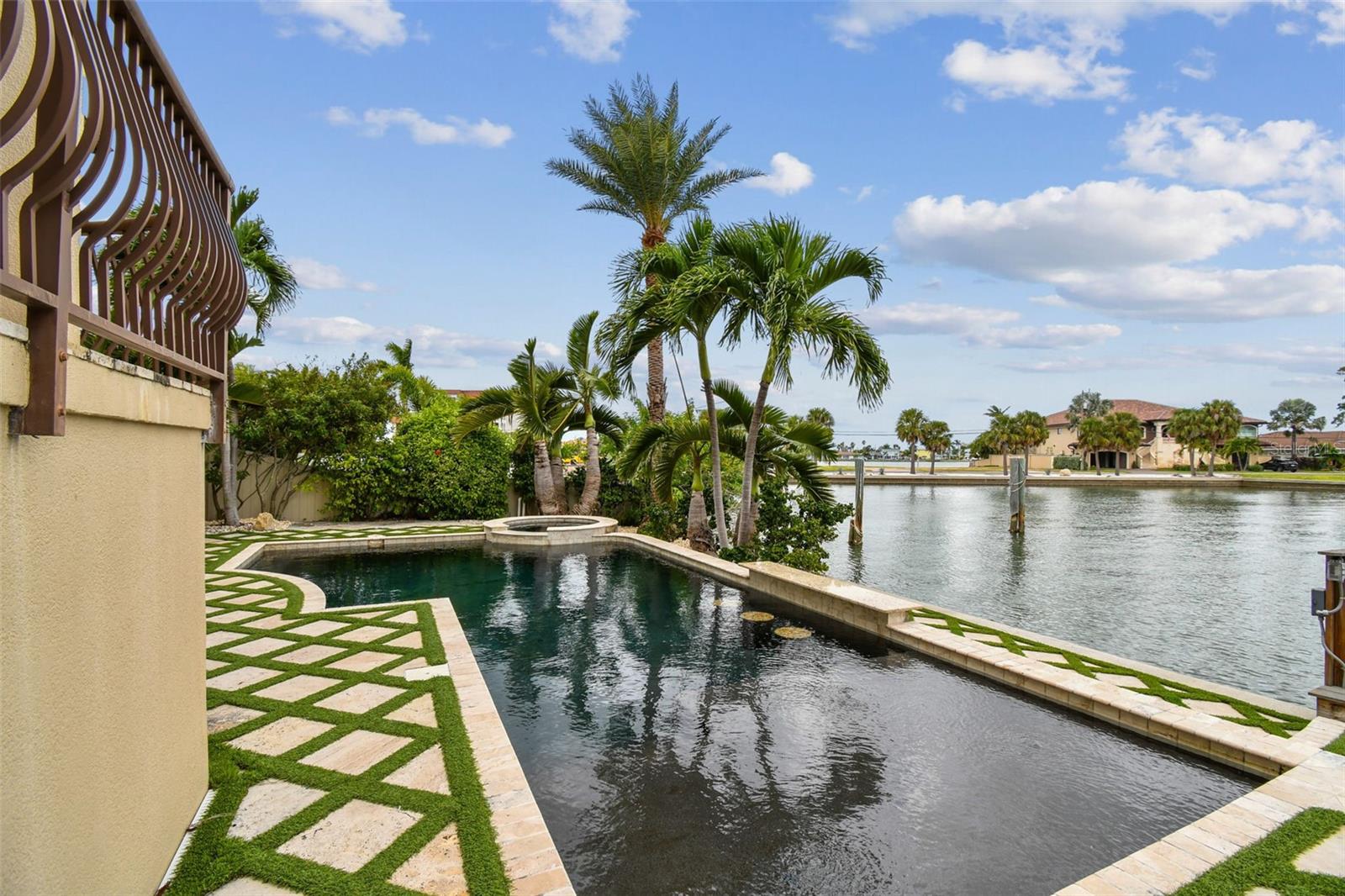 TB8418141 Property Photo