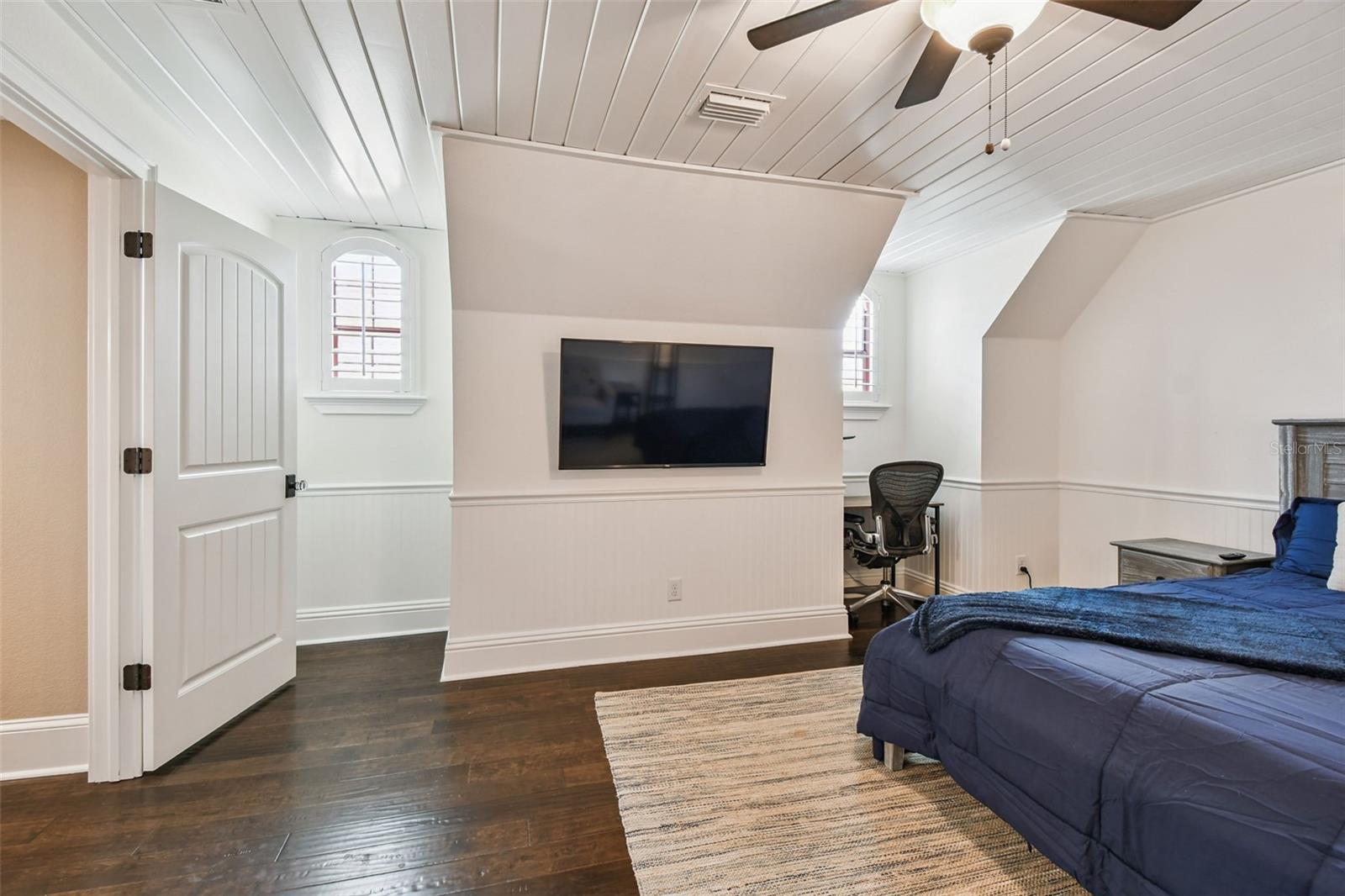 TB8418141 Property Photo