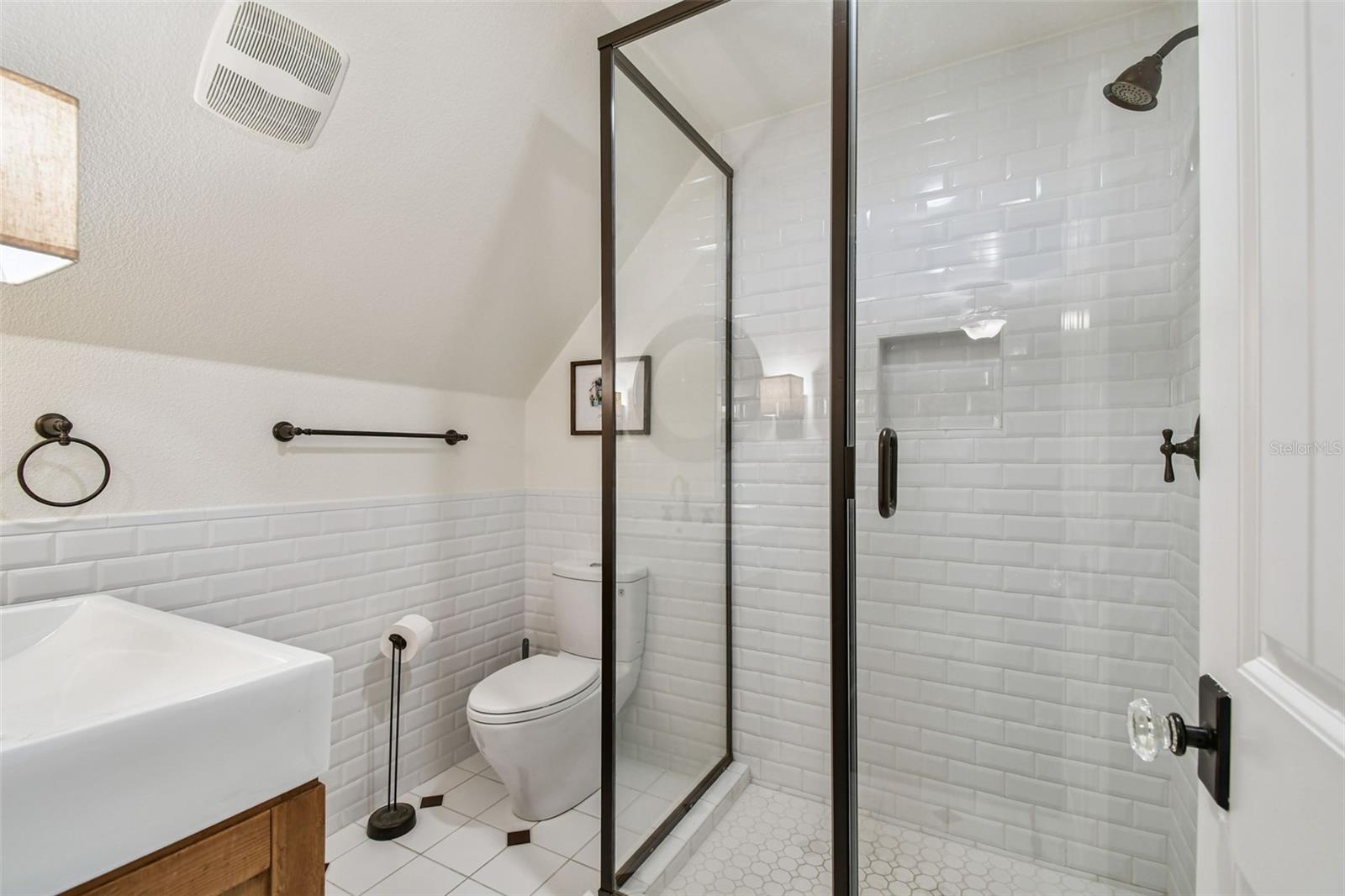 TB8418141 Property Photo