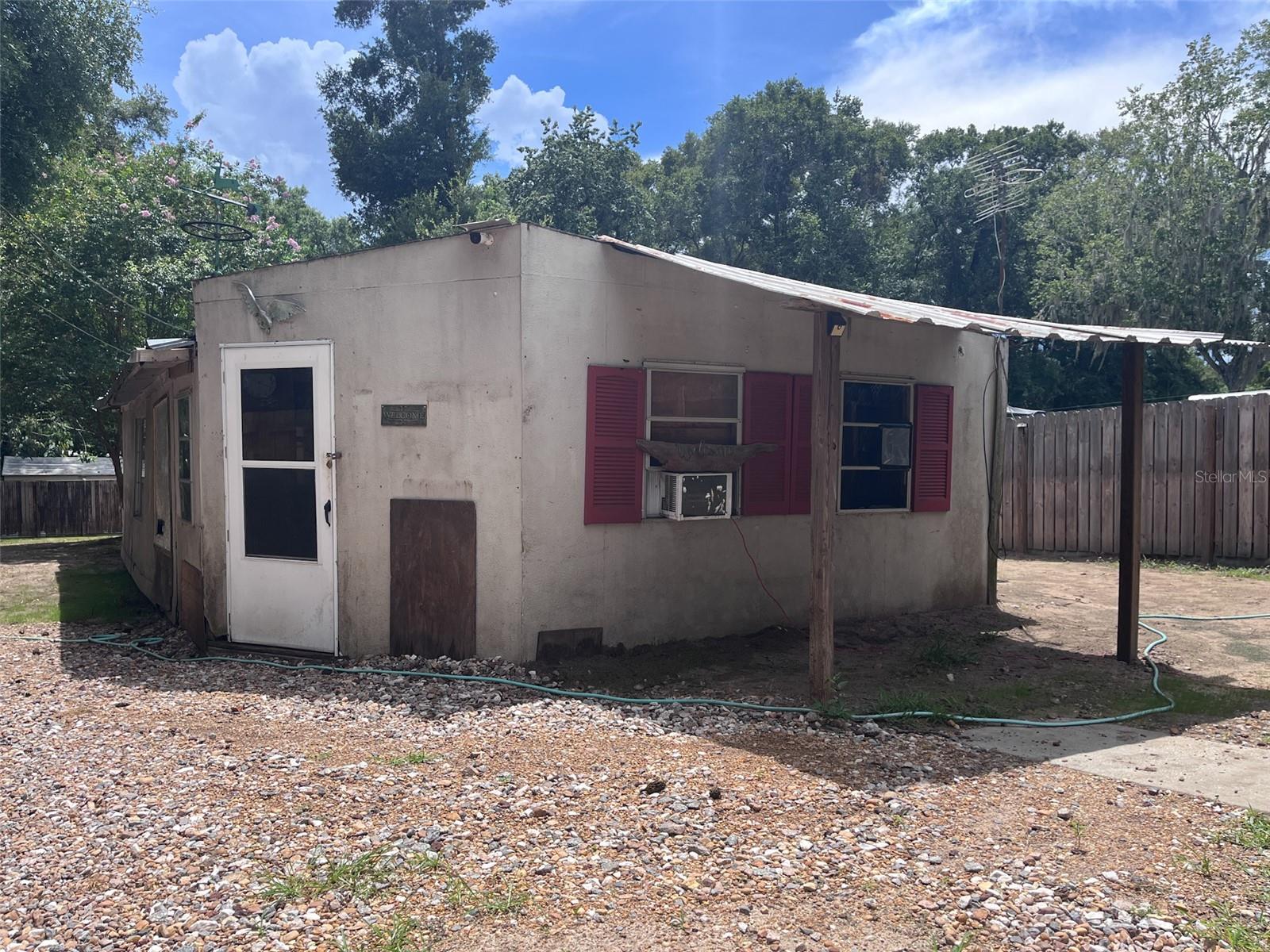 TB8418165 Property Photo