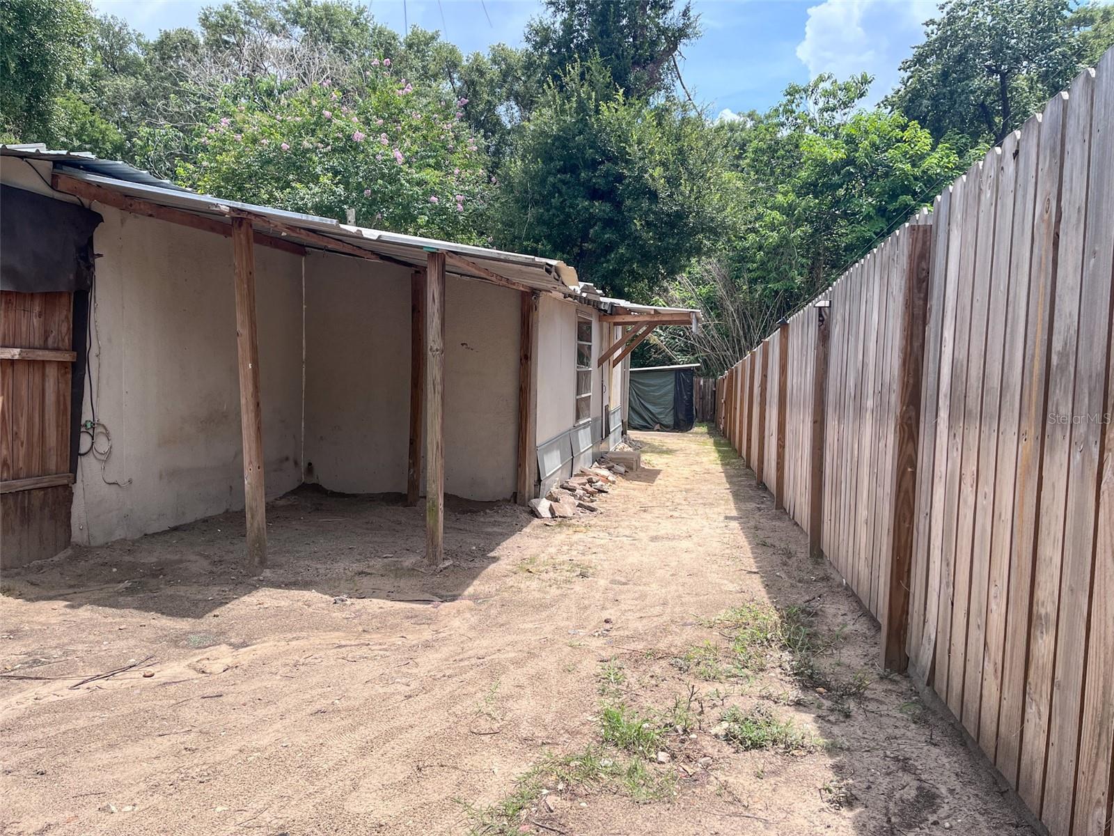 TB8418165 Property Photo