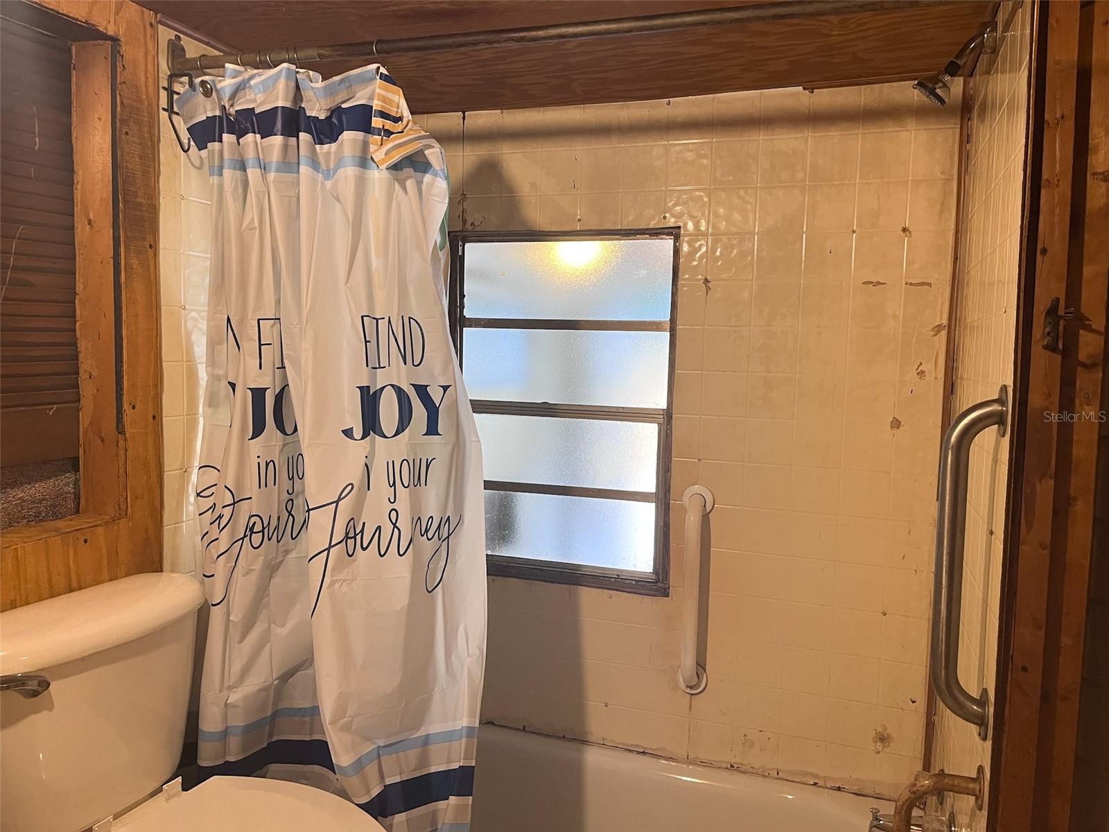 TB8418165 Property Photo