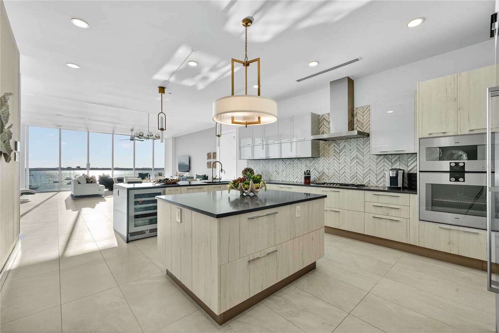 A4662263 Property Photo