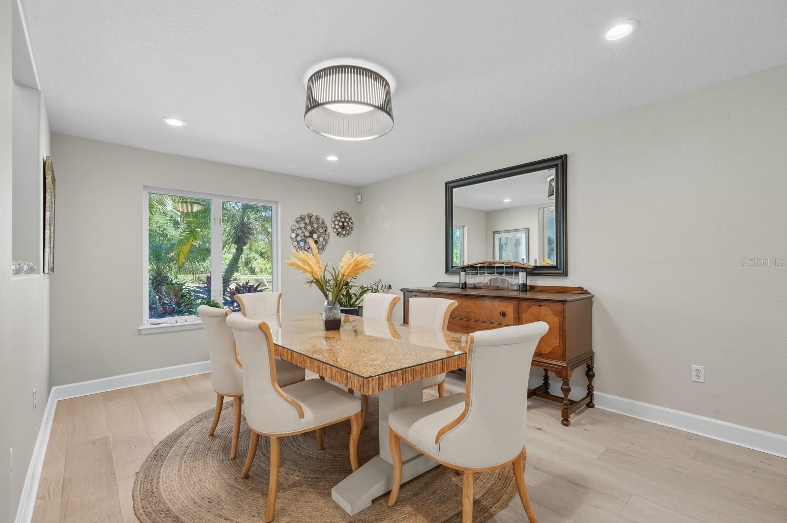 V4944387 Property Photo