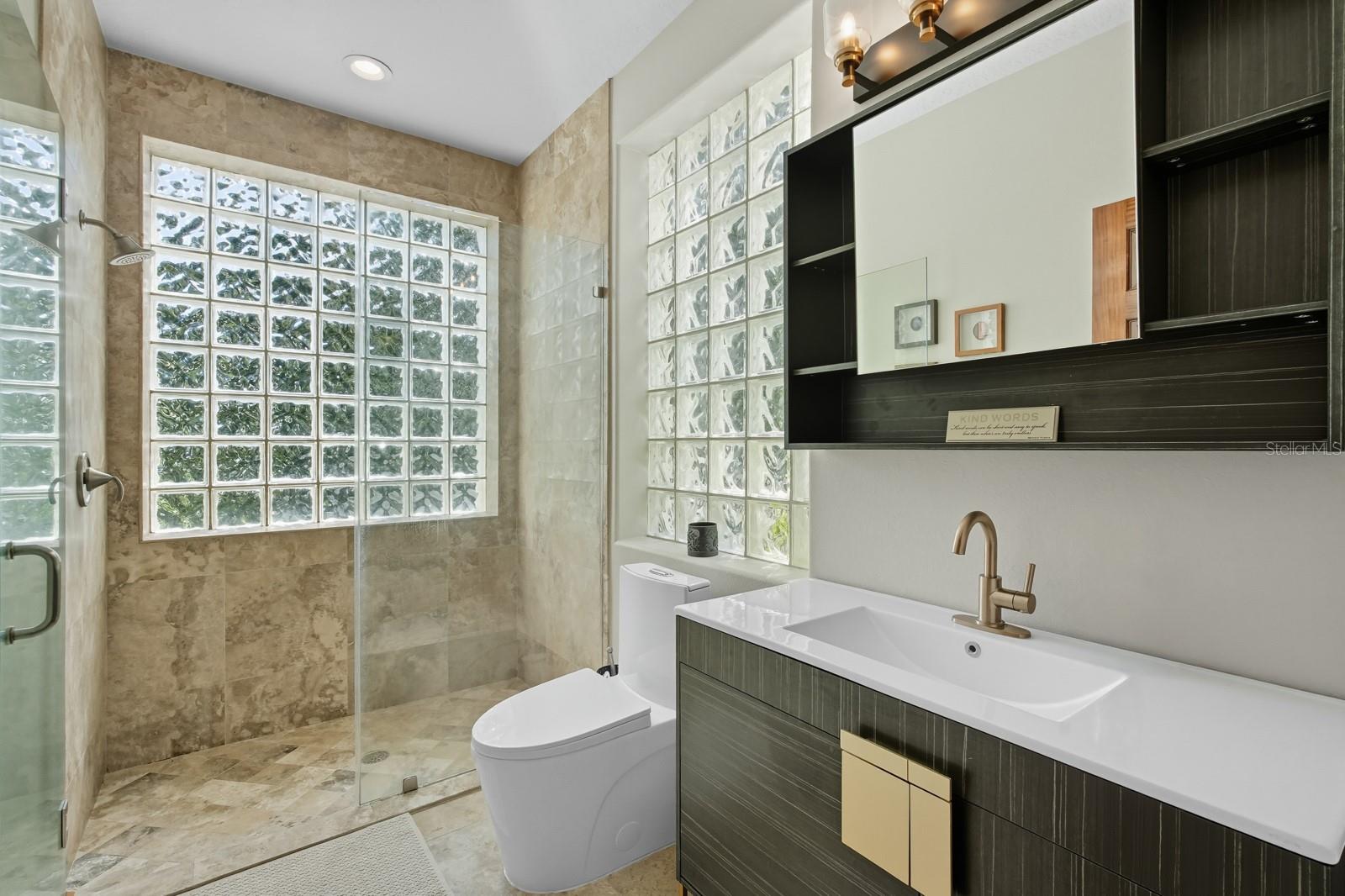 V4944387 Property Photo