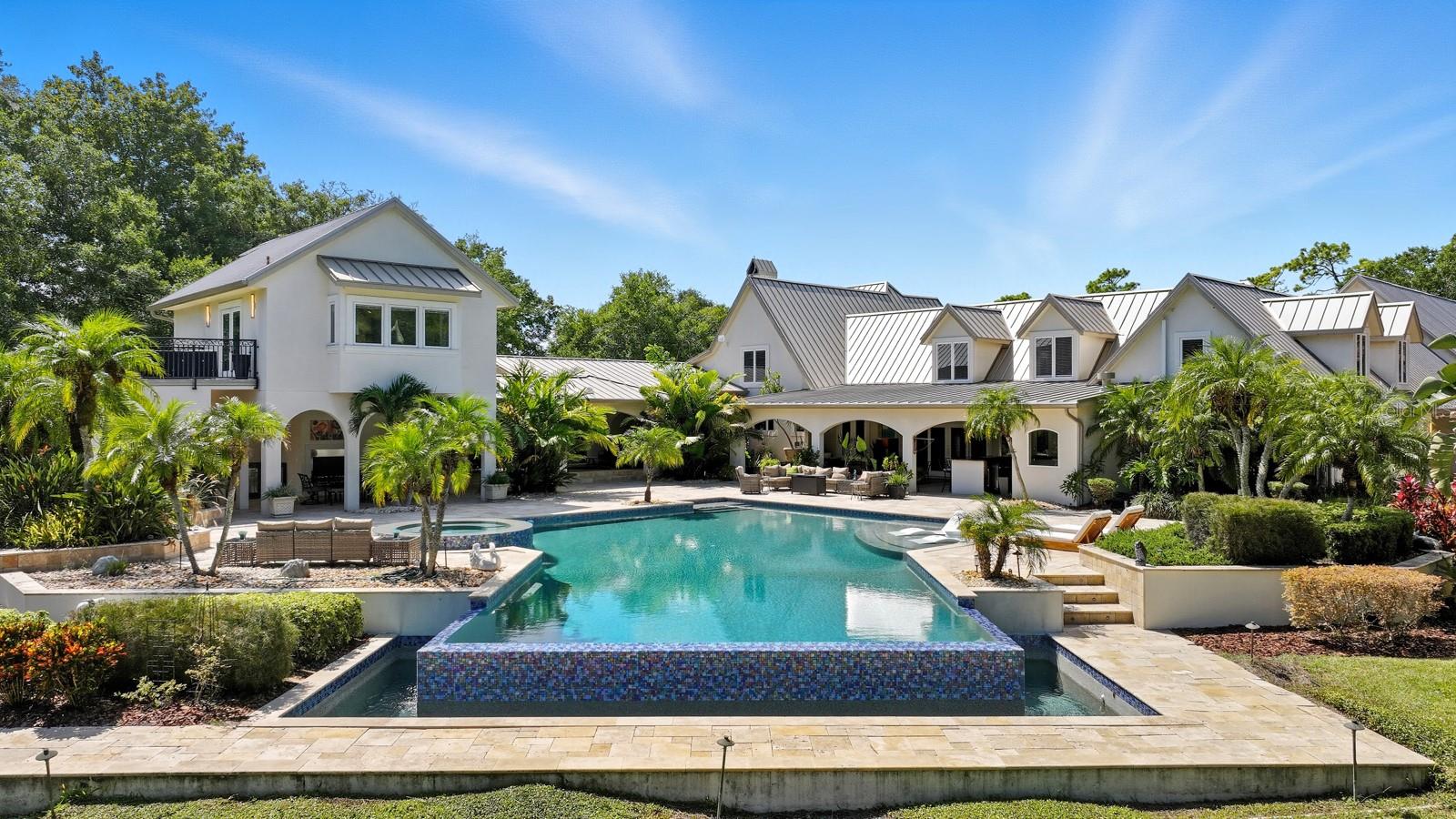 V4944387 Property Photo