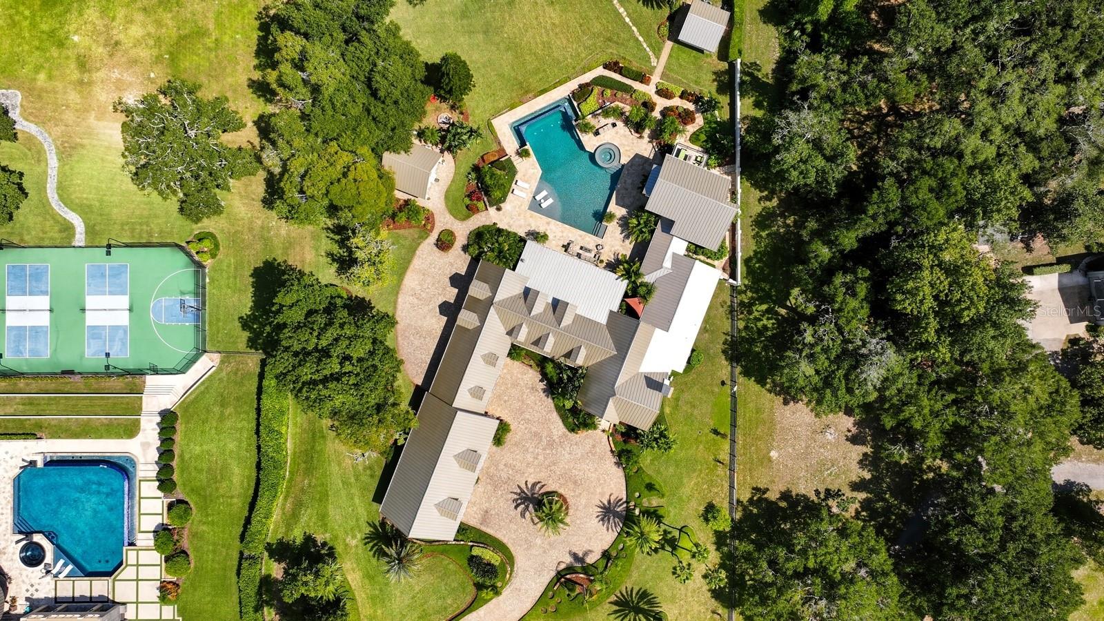 V4944387 Property Photo