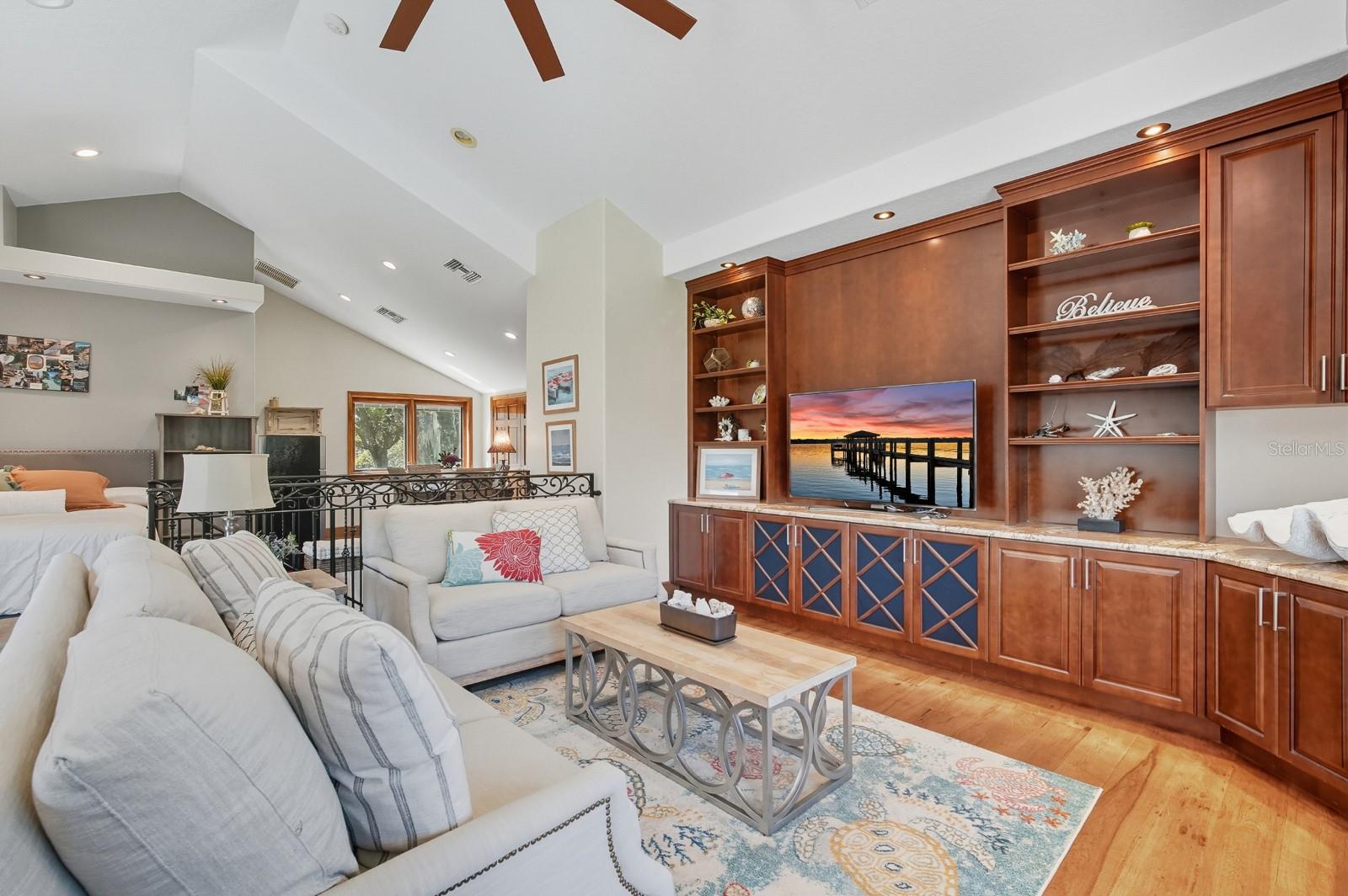 V4944387 Property Photo