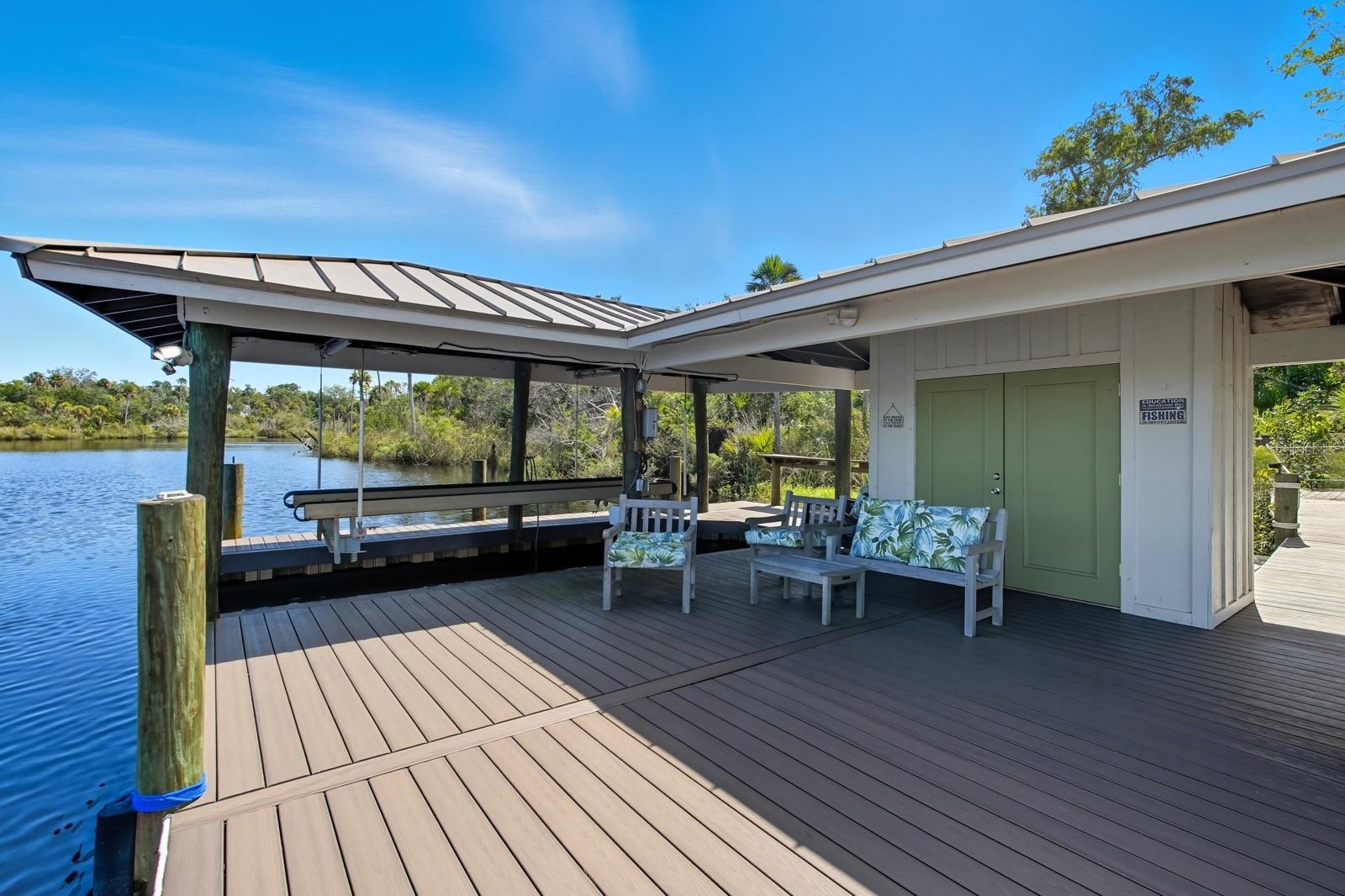 V4944387 Property Photo