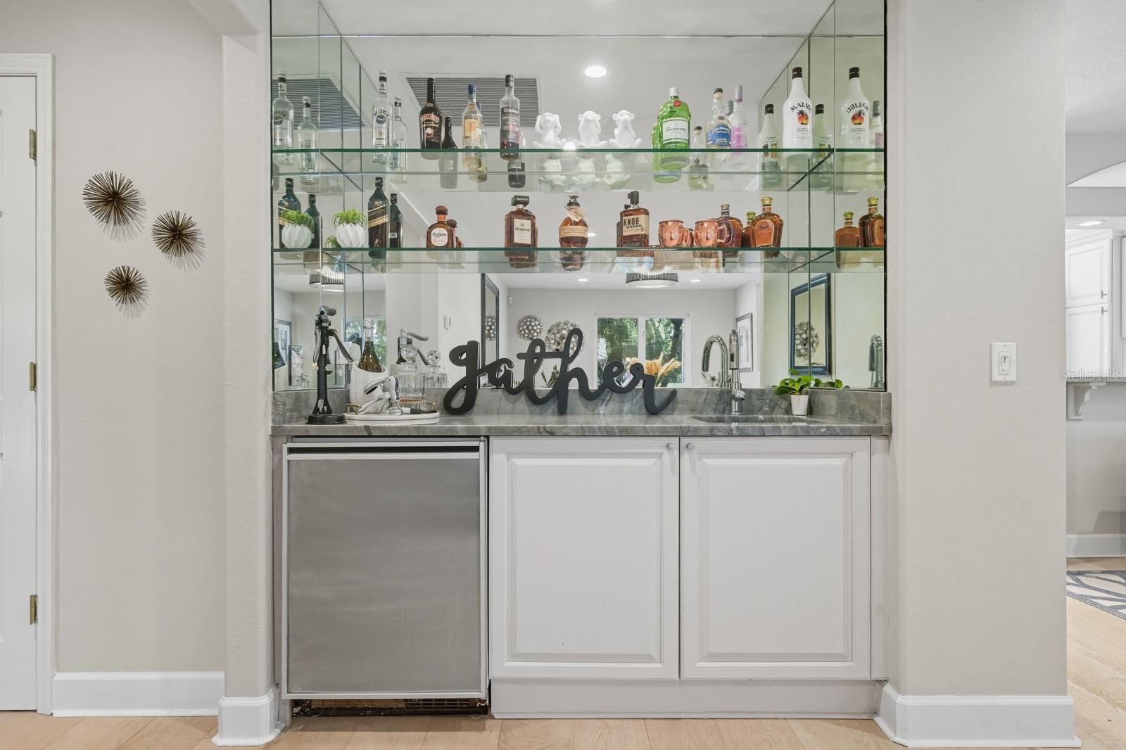 V4944387 Property Photo