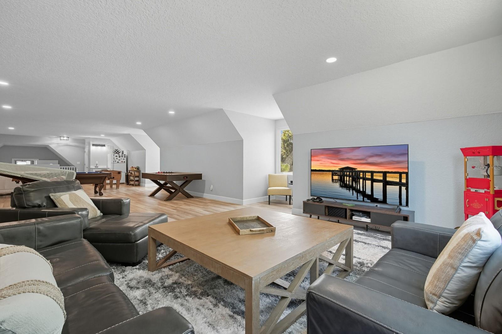 V4944387 Property Photo